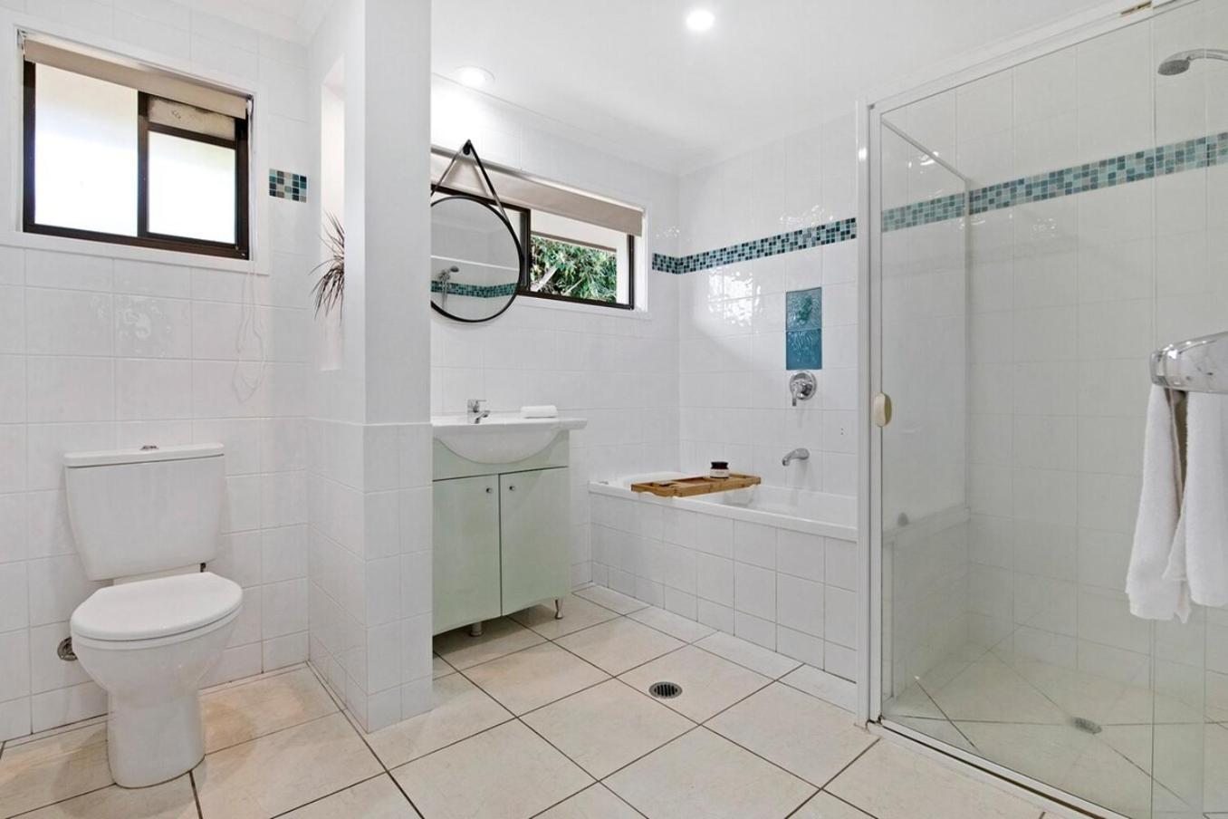 Sandy Shores - Large Family Retreat Gold Coast