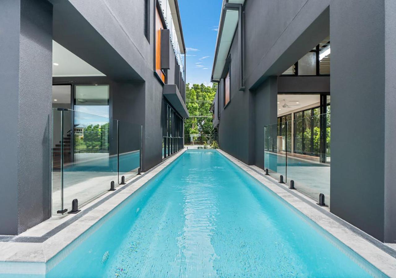 Villa Brand New Modern 8 Bedroom In City Centre - Heated Modern Infinity Pool
