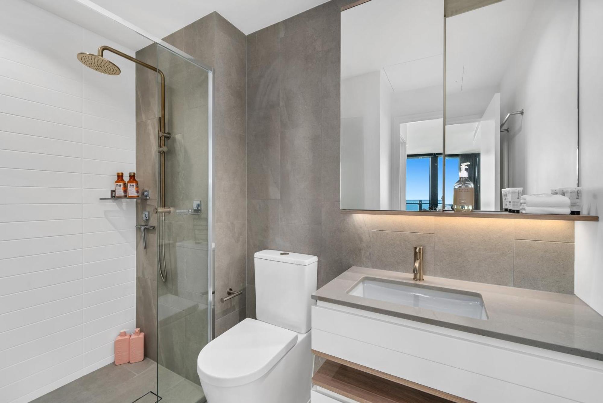 Ocean Pearl - Broadbeach * Gold Coast