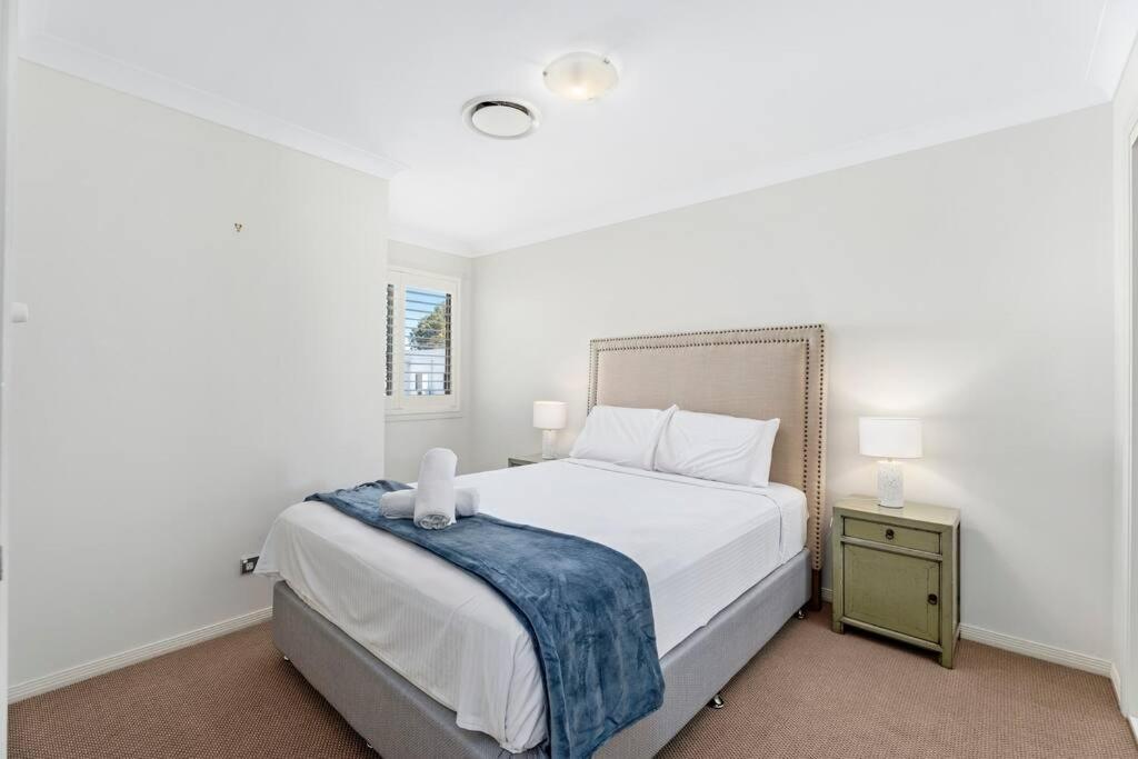 Entire In Southport Parade Southport * Gold Coast