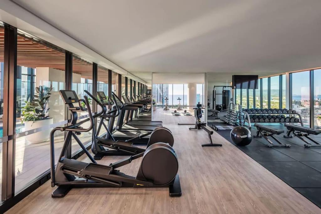 Million Dollar Ocean View Free Car Park 3br In Broadbeach, Australia *