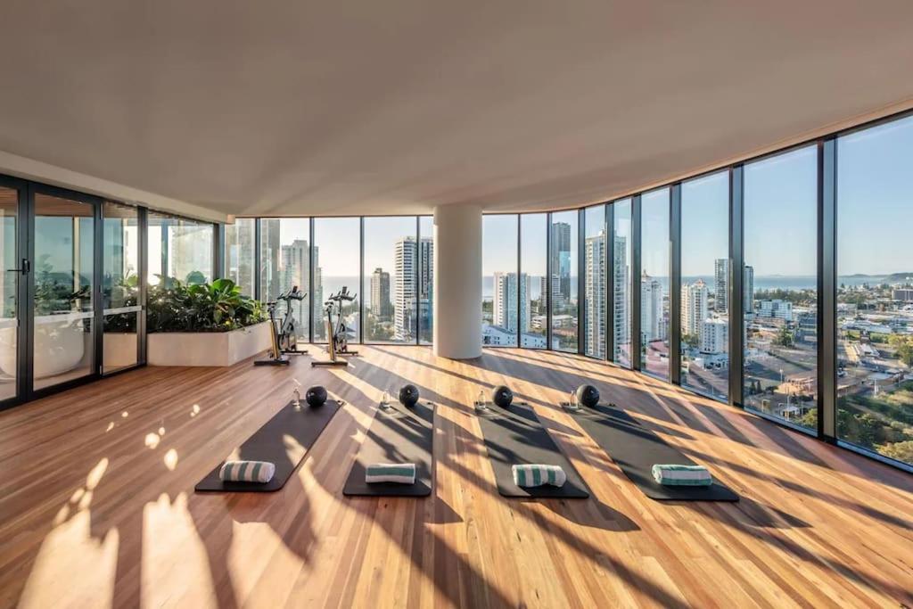 Million Dollar Ocean View Free Car Park 3br In Broadbeach, Australia