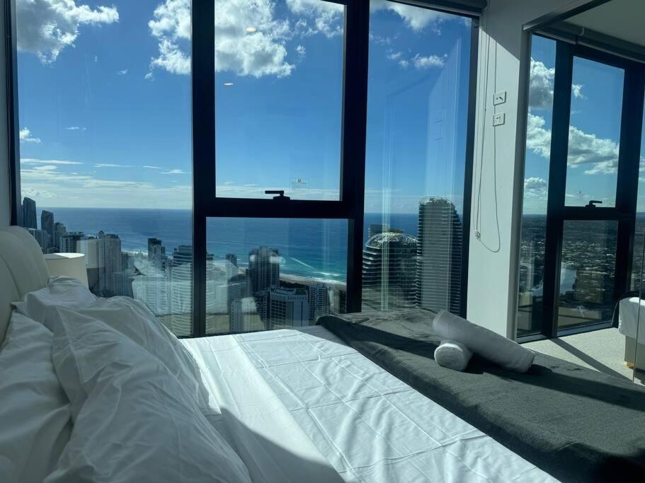 Million Dollar Ocean View Free Car Park 3br In Broadbeach, Australia Gold Coast