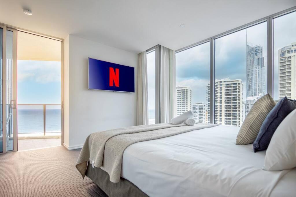 Panoramic Views At Orchid Avenue Apartment Gold Coast
