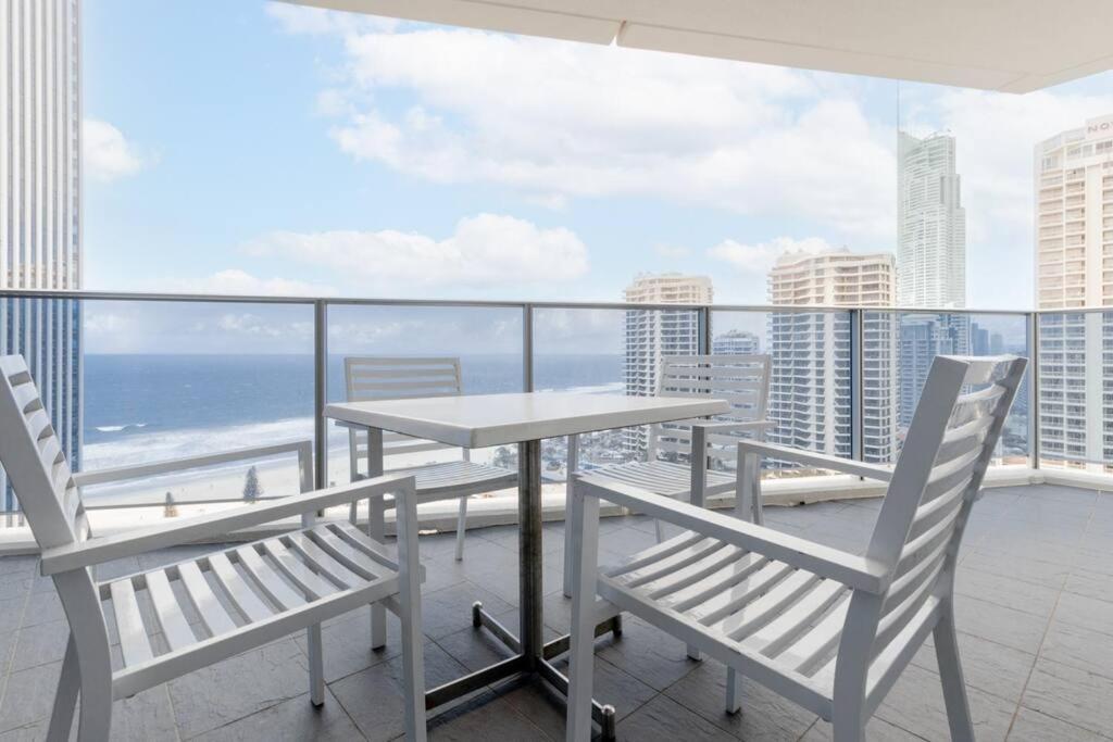 Apartment Panoramic Views At Orchid Avenue Gold Coast