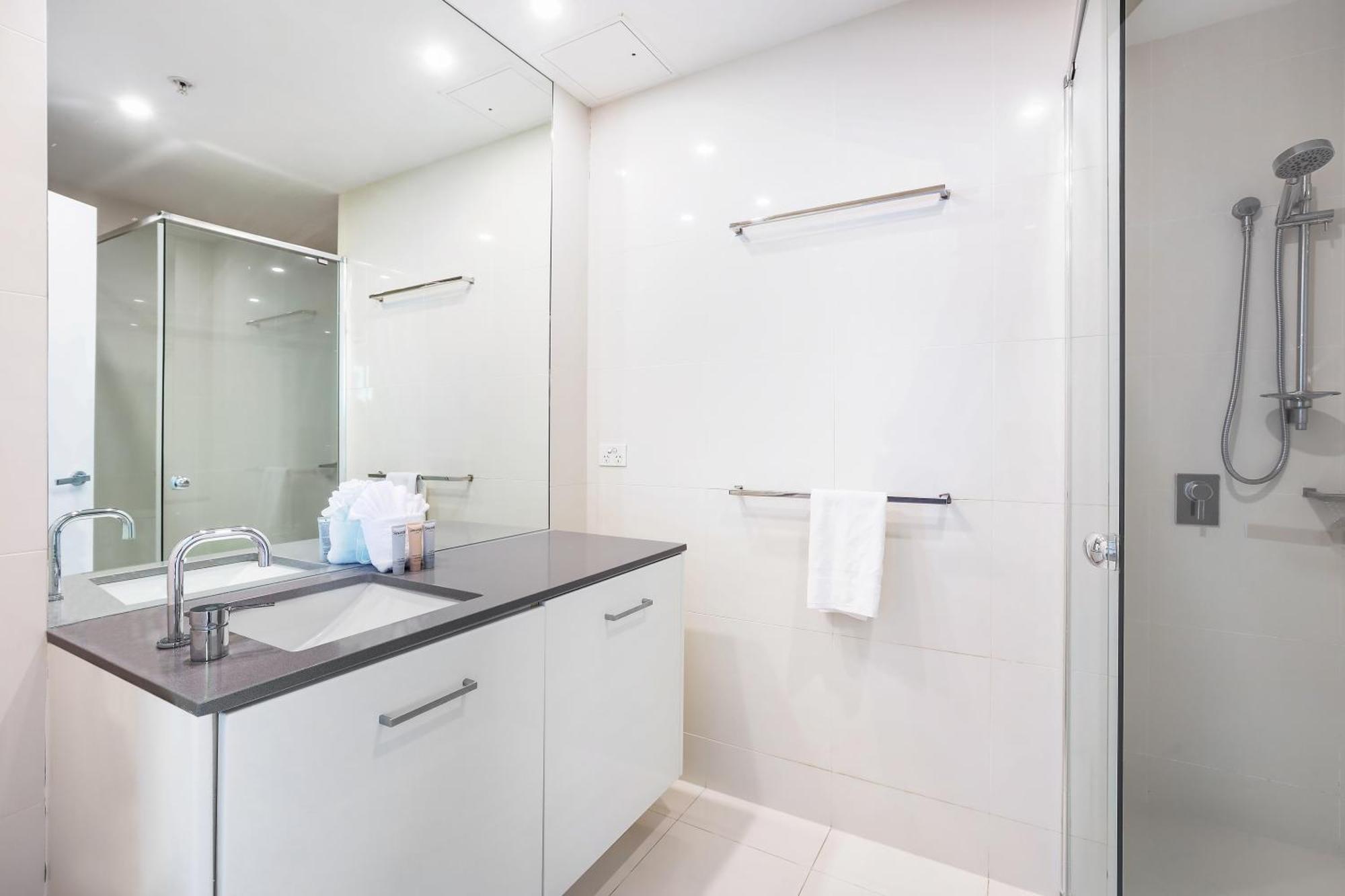Circle On Cavill 60fl 3 Brm With Amazing View! Apartment
