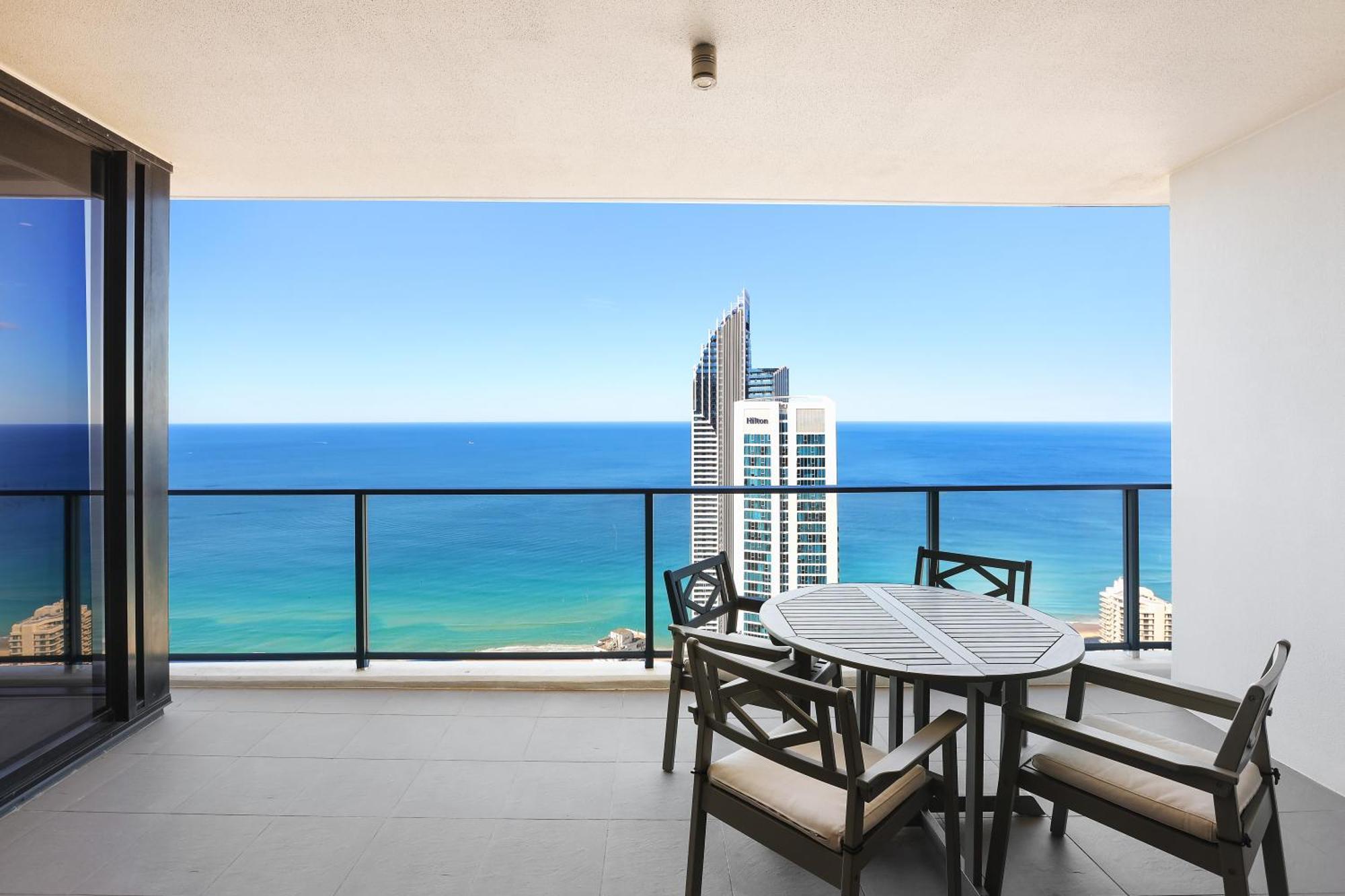 Circle On Cavill 60fl 3 Brm With Amazing View! Apartment