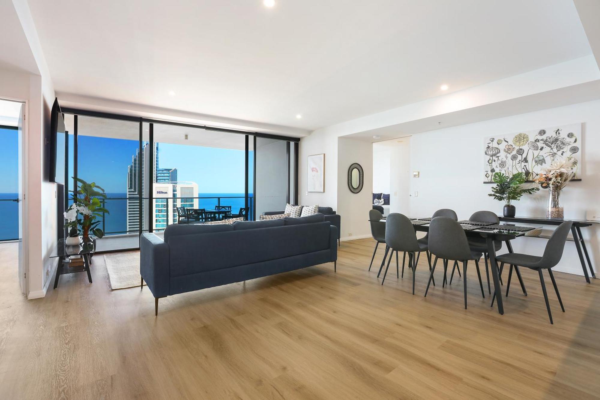 Circle On Cavill 60fl 3 Brm With Amazing View! Apartment *