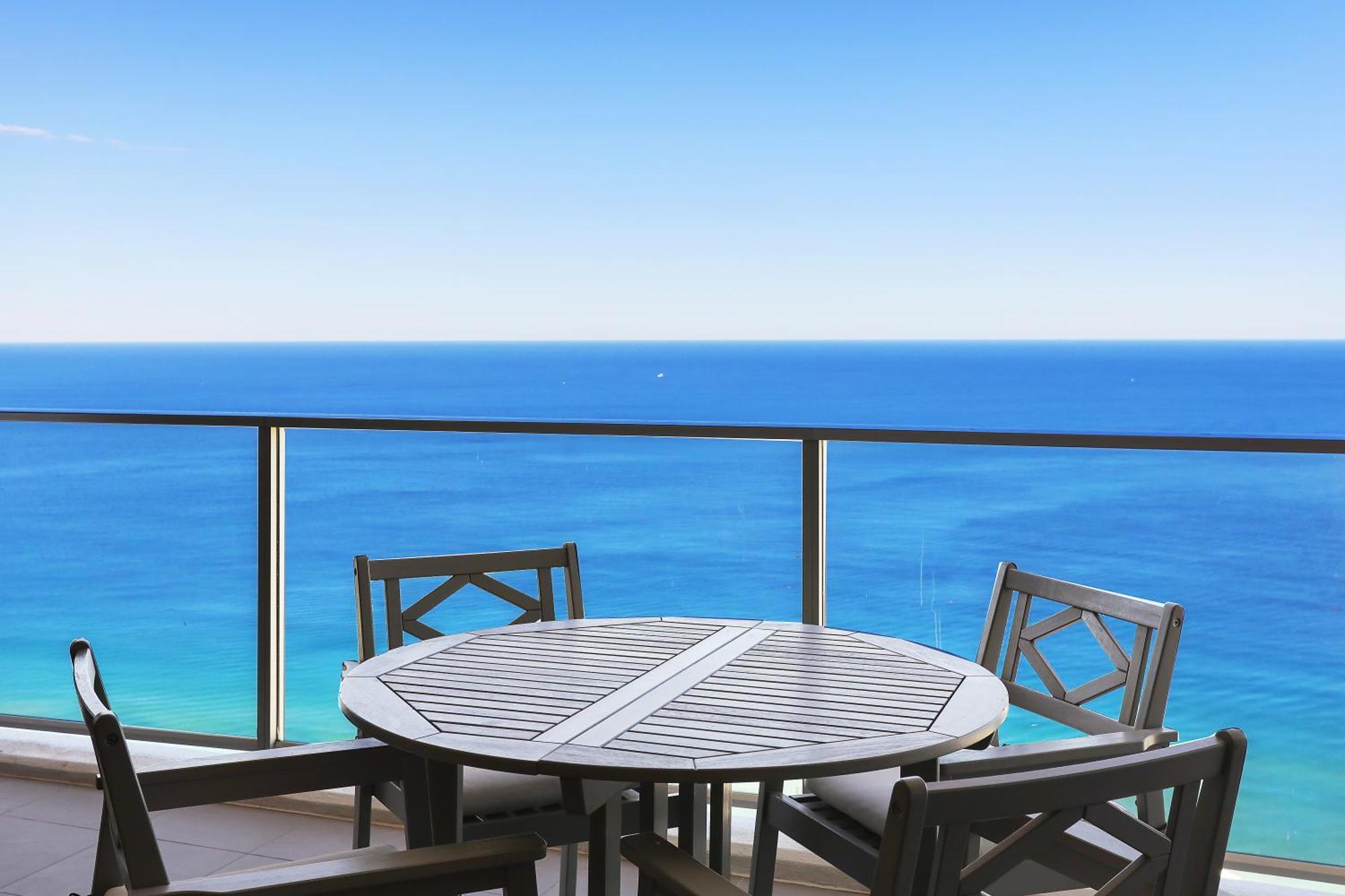 Apartment Circle On Cavill 60fl 3 Brm With Amazing View! Gold Coast
