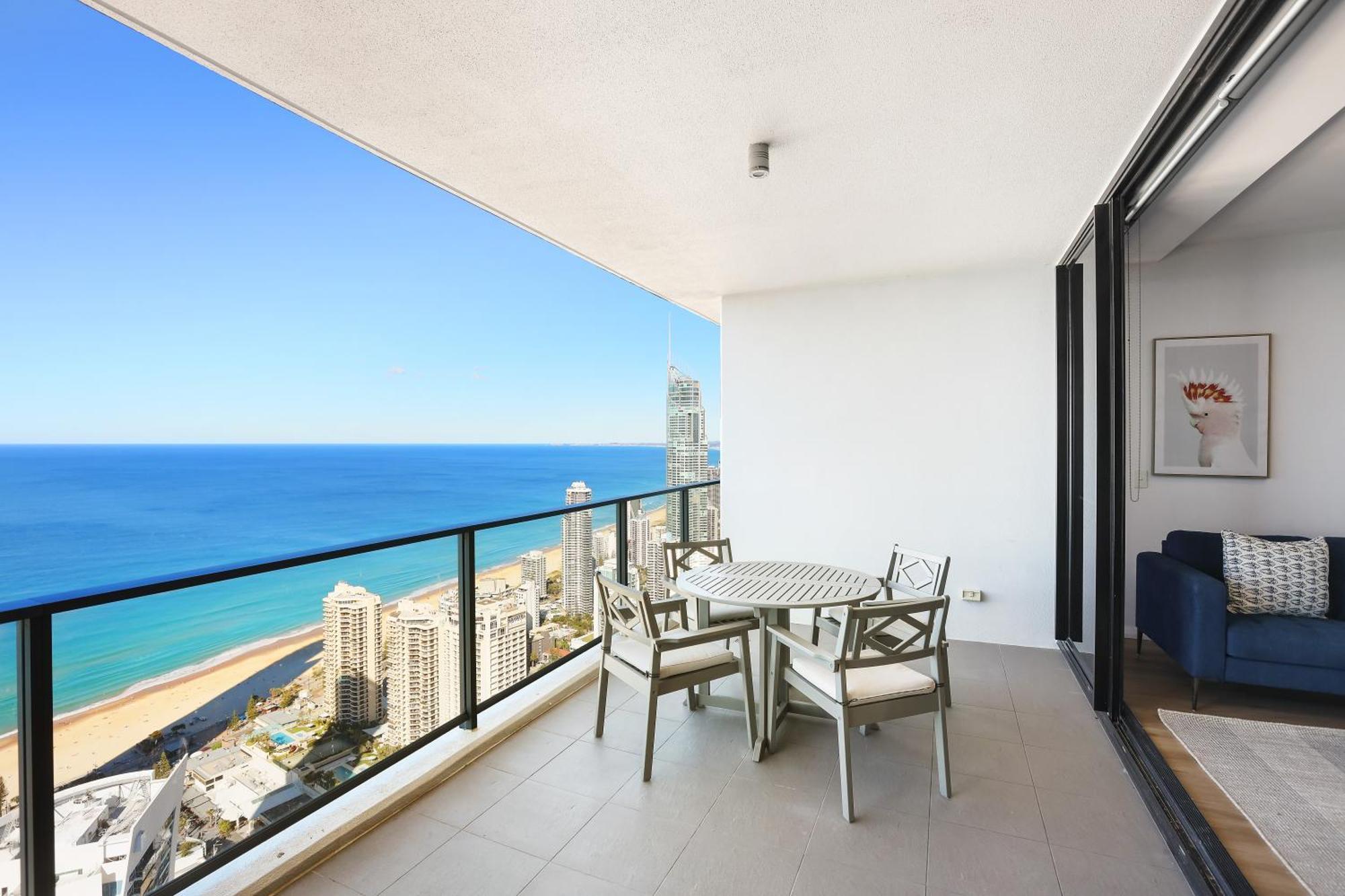 Circle On Cavill 60fl 3 Brm With Amazing View! Gold Coast