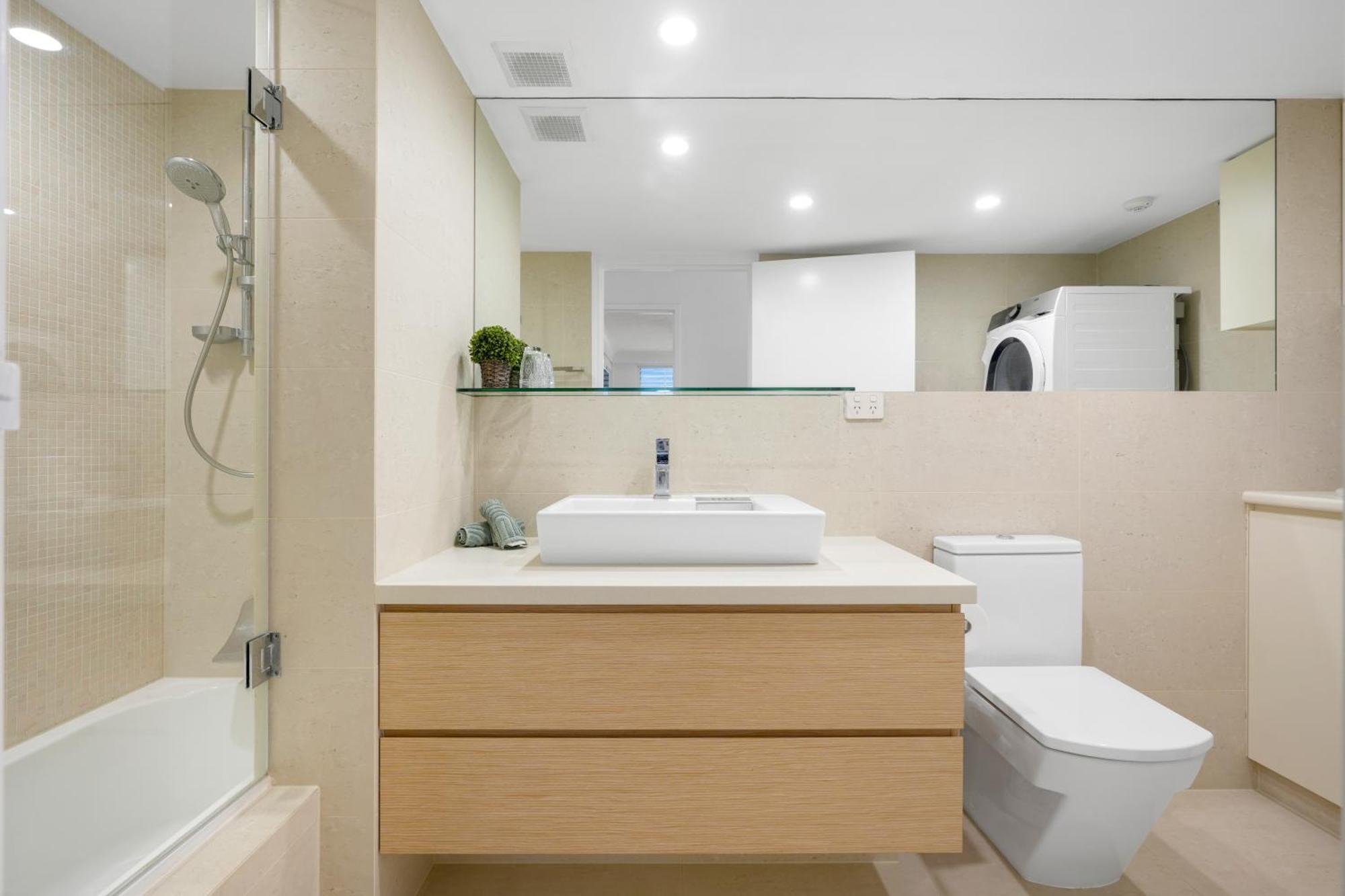 Front Oasis With Private Courtyard Apartment Gold Coast