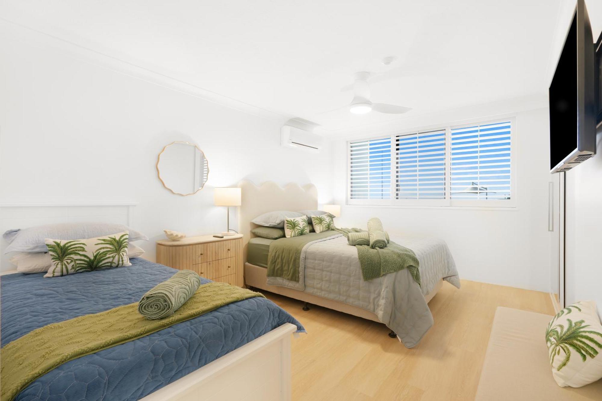Front Oasis With Private Courtyard Apartment