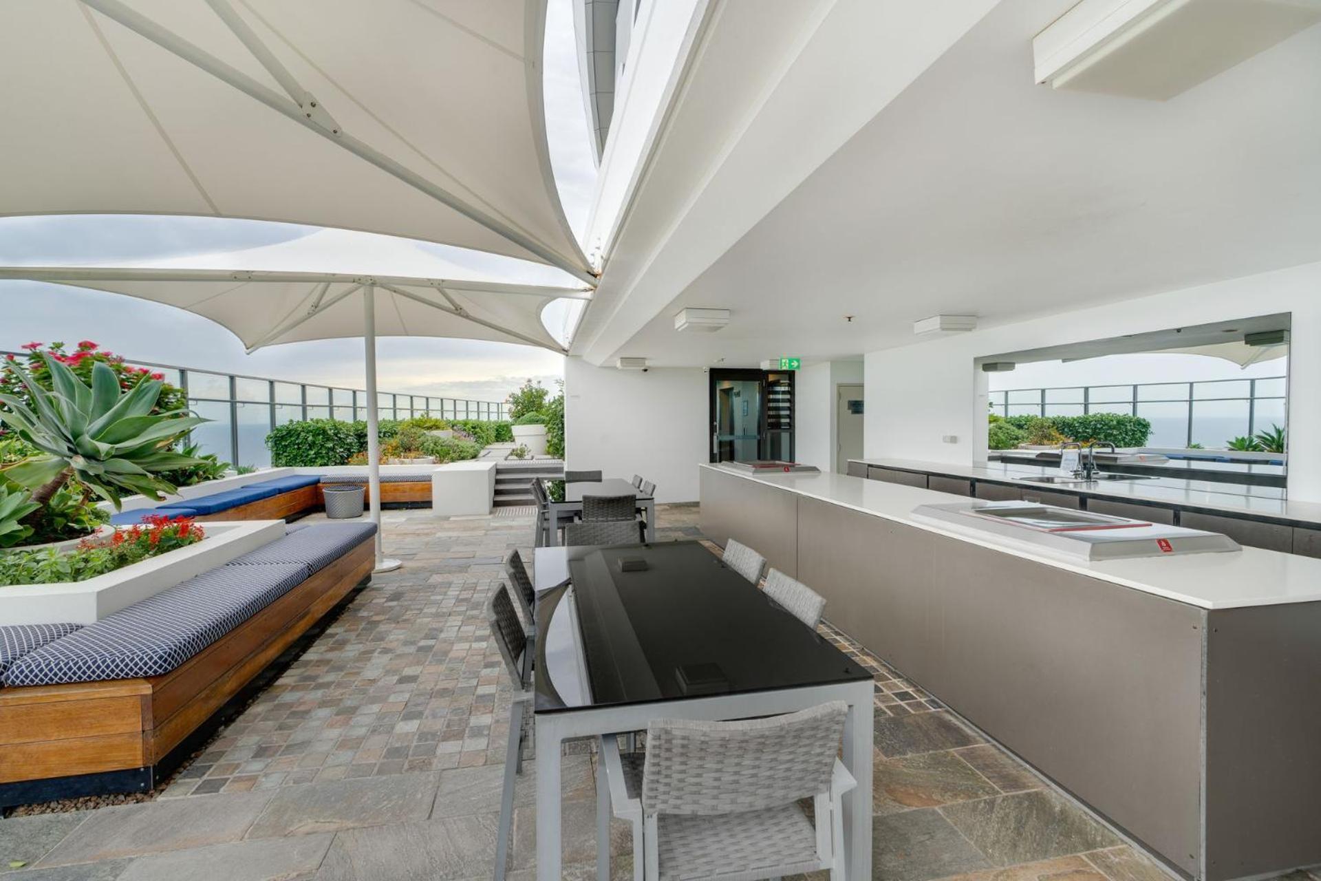 Rhapsody Stunning Ocean Views - Coasthm Apartment