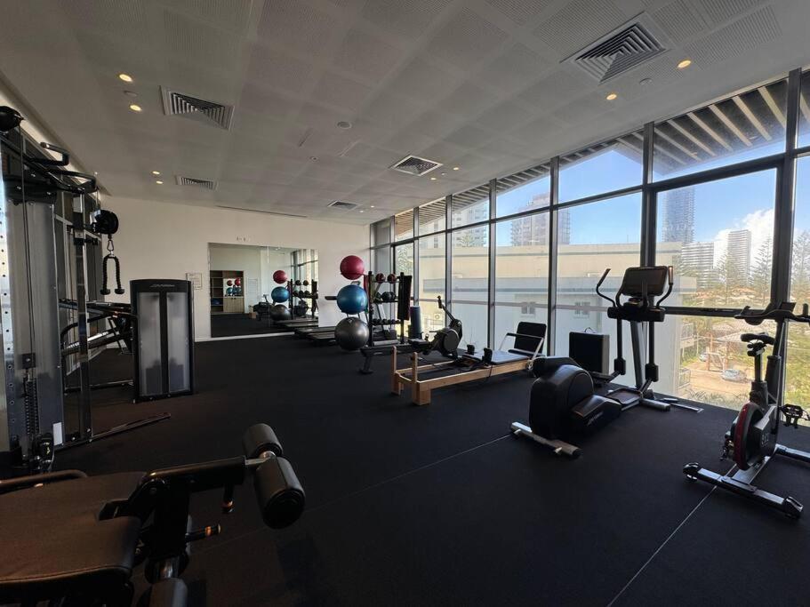 Broadbeach Luxury Seaview 2br *