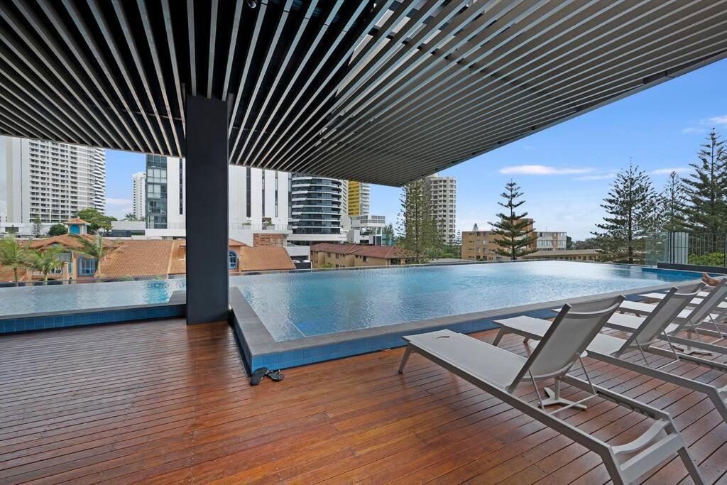 Broadbeach Luxury Seaview 2br Apartment *
