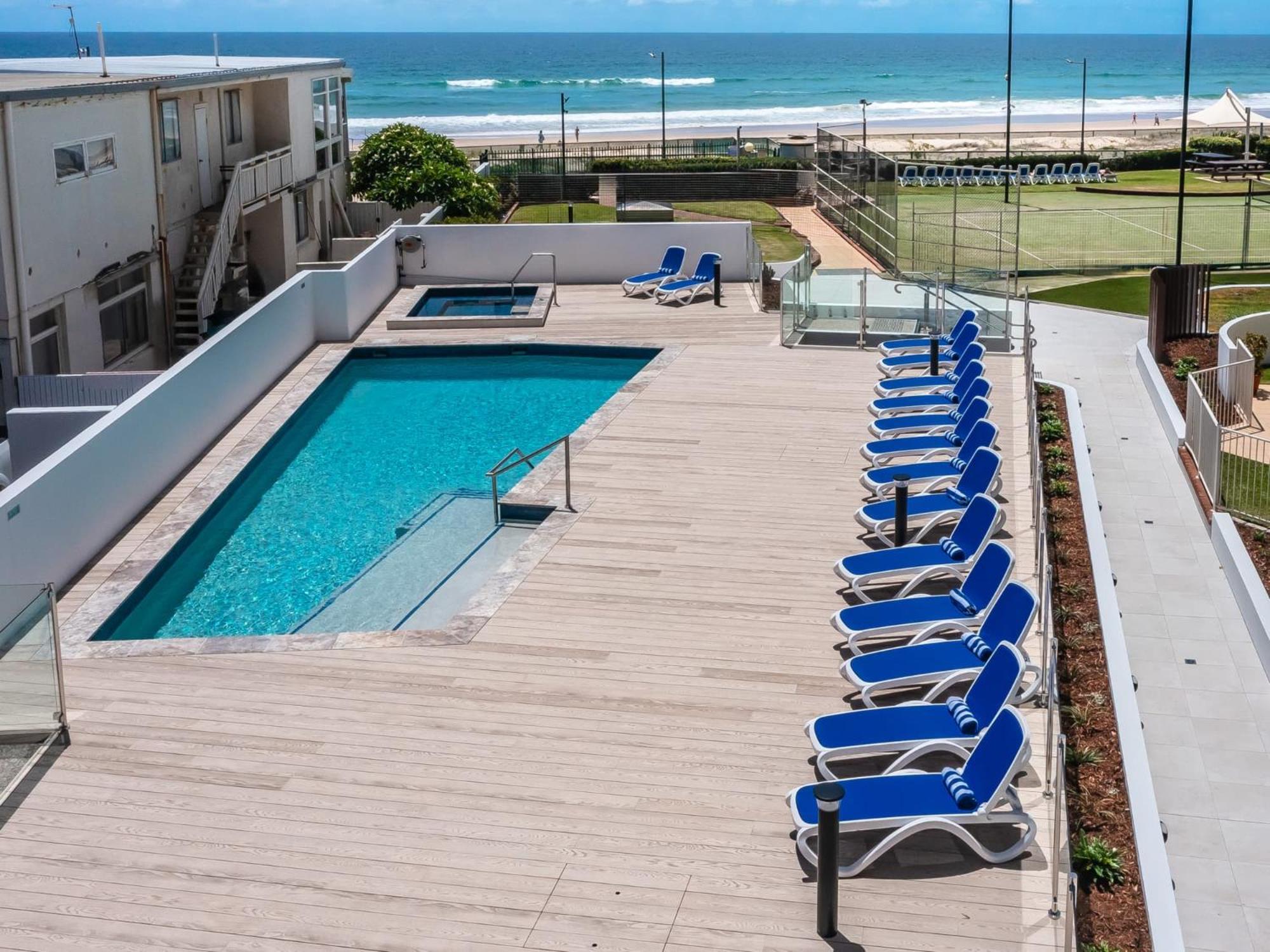 Front Oasis With Private Courtyard Gold Coast