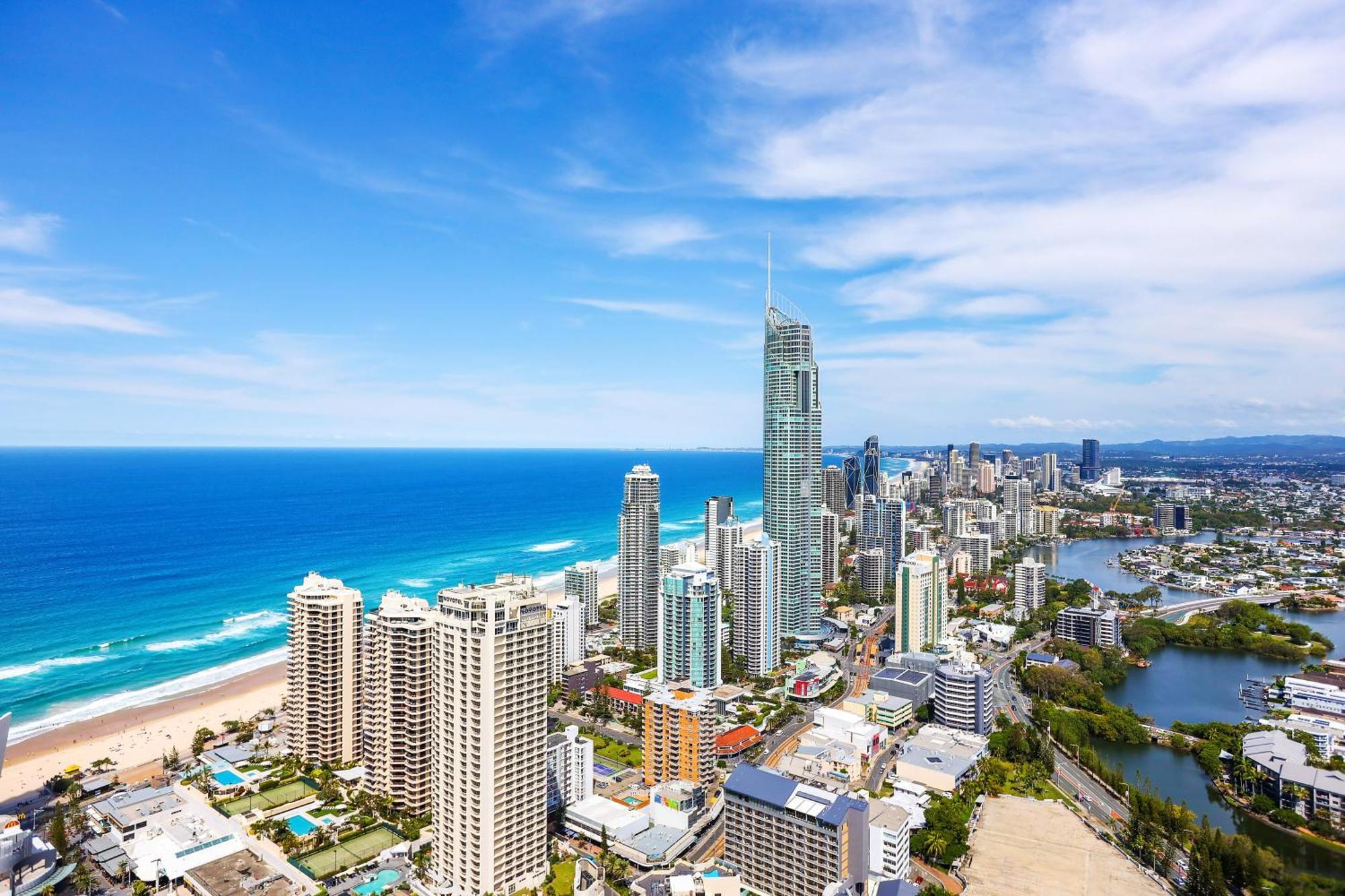 Circle On Cavill 2, 3, 4 & 5 Bedroom Skyhomes & Sub Penthouses By Holidays *