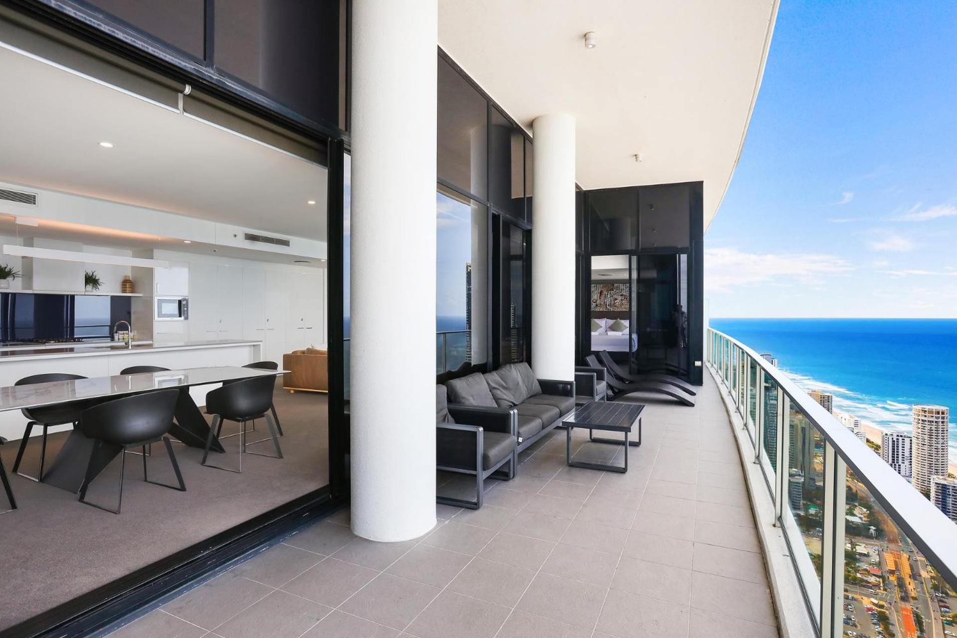 Circle On Cavill 2, 3, 4 & 5 Bedroom Skyhomes & Sub Penthouses By Holidays *