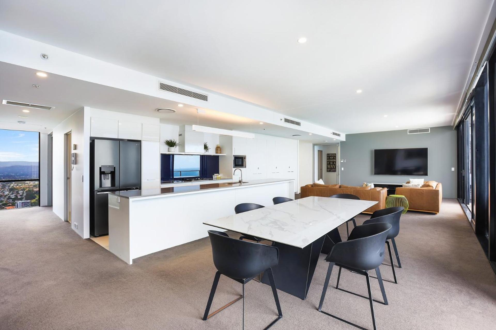 Apartment Circle On Cavill 2, 3, 4 & 5 Bedroom Skyhomes & Sub Penthouses By Holidays