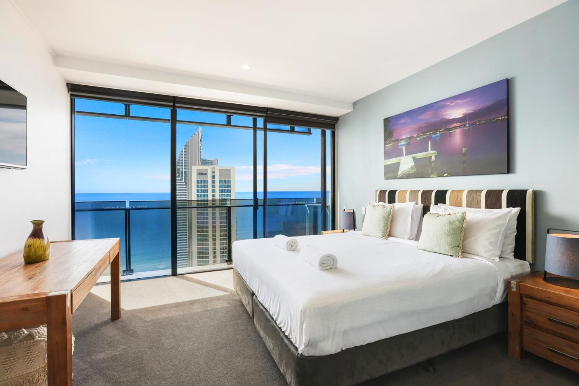 Circle On Cavill 2, 3, 4 & 5 Bedroom Skyhomes & Sub Penthouses By Holidays *