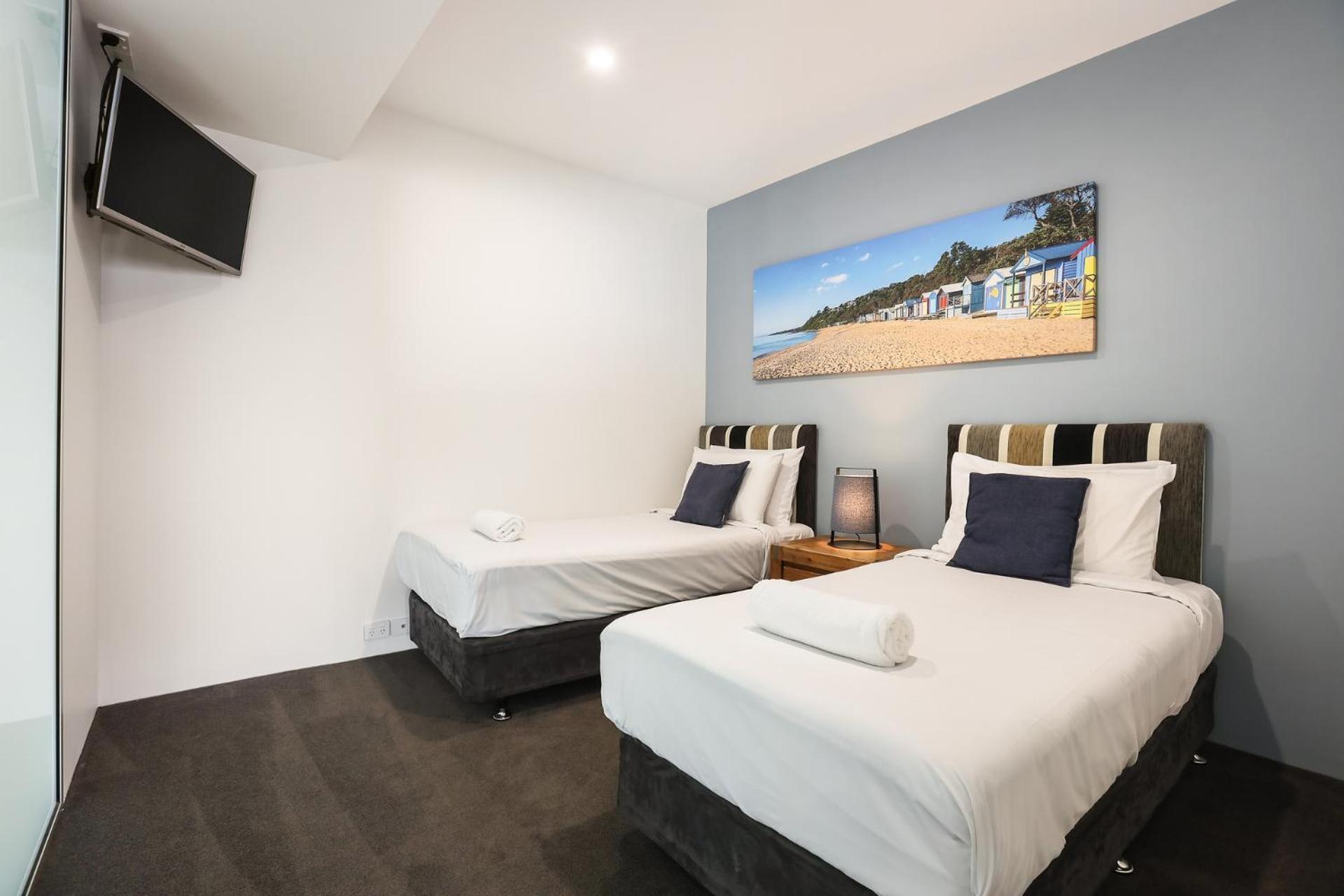 Circle On Cavill 2, 3, 4 & 5 Bedroom Skyhomes & Sub Penthouses By Holidays * Gold Coast