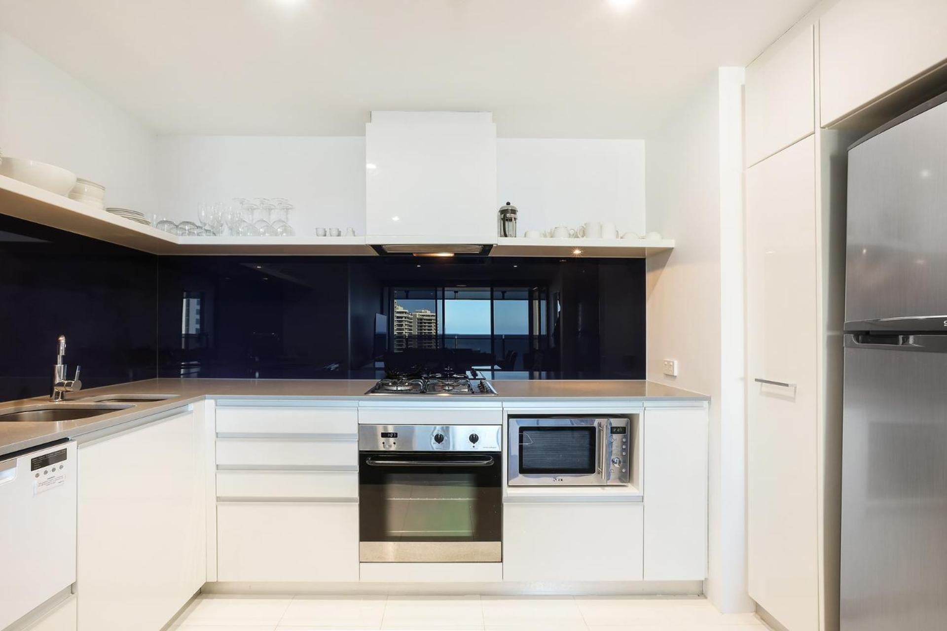 Apartment Circle On Cavill 2, 3, 4 & 5 Bedroom Skyhomes & Sub Penthouses By Holidays
