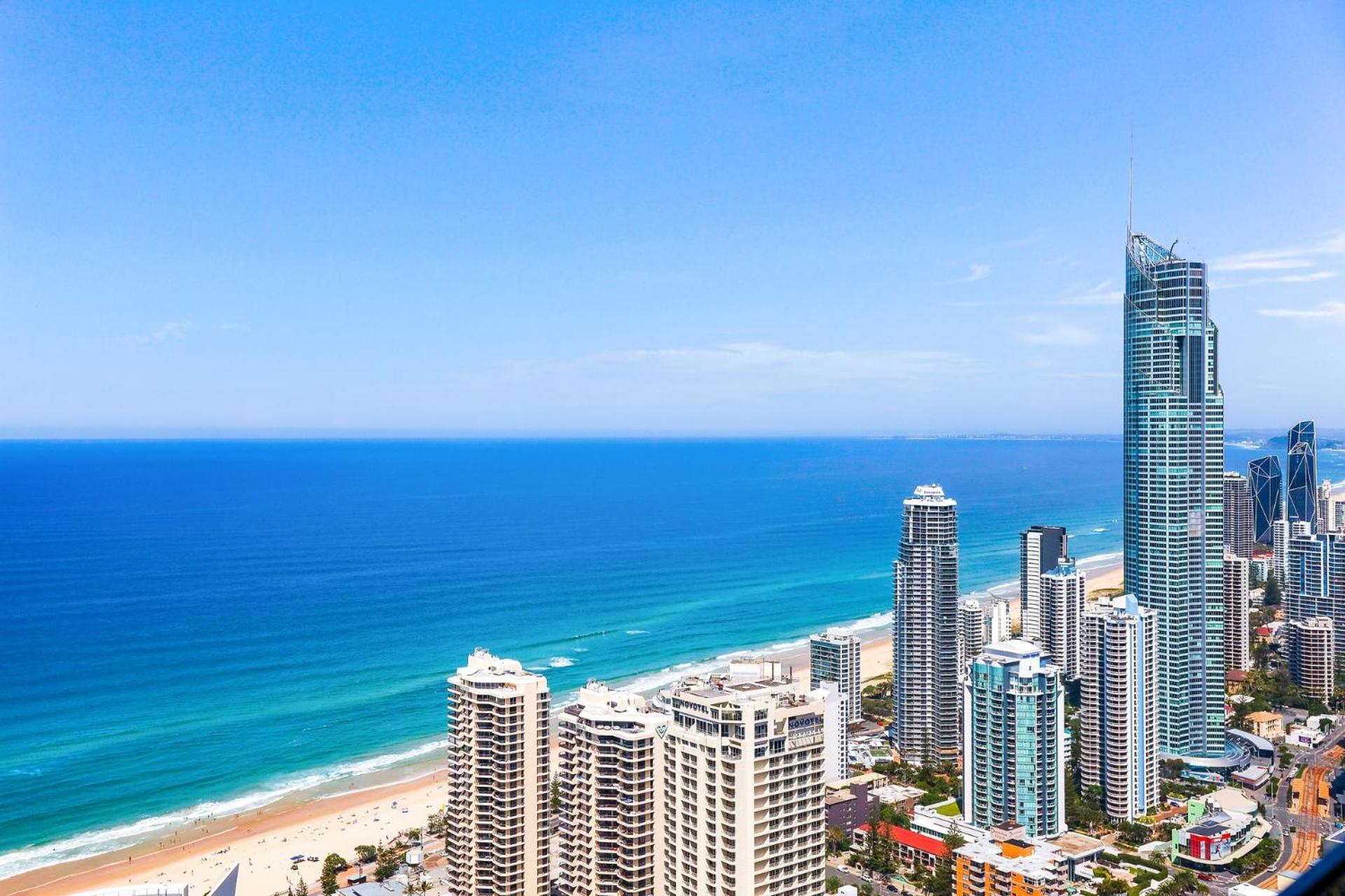 Apartment Circle On Cavill 2, 3, 4 & 5 Bedroom Skyhomes & Sub Penthouses By Holidays Gold Coast