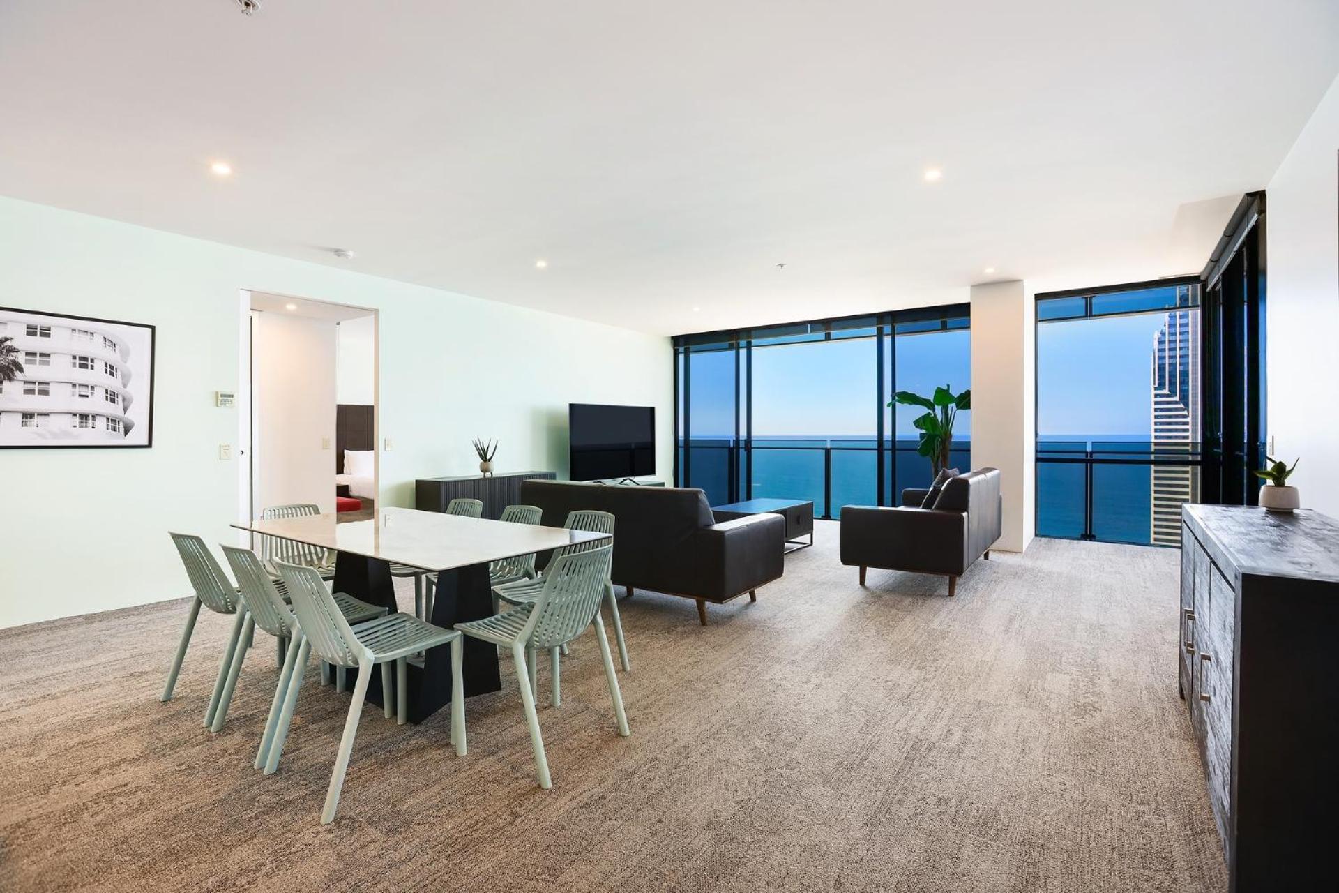 Apartment Circle On Cavill 2, 3, 4 & 5 Bedroom Skyhomes & Sub Penthouses By Holidays