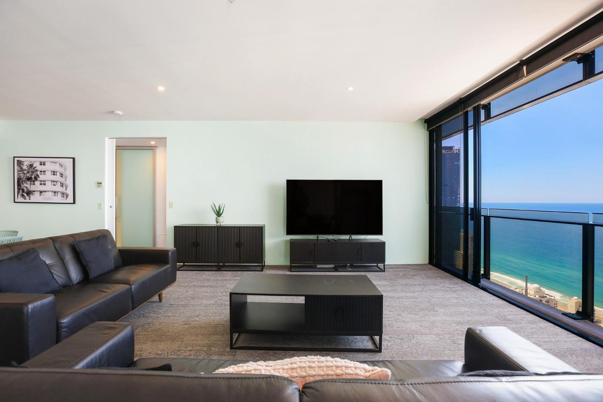 Circle On Cavill 2, 3, 4 & 5 Bedroom Skyhomes & Sub Penthouses By Holidays Apartment *