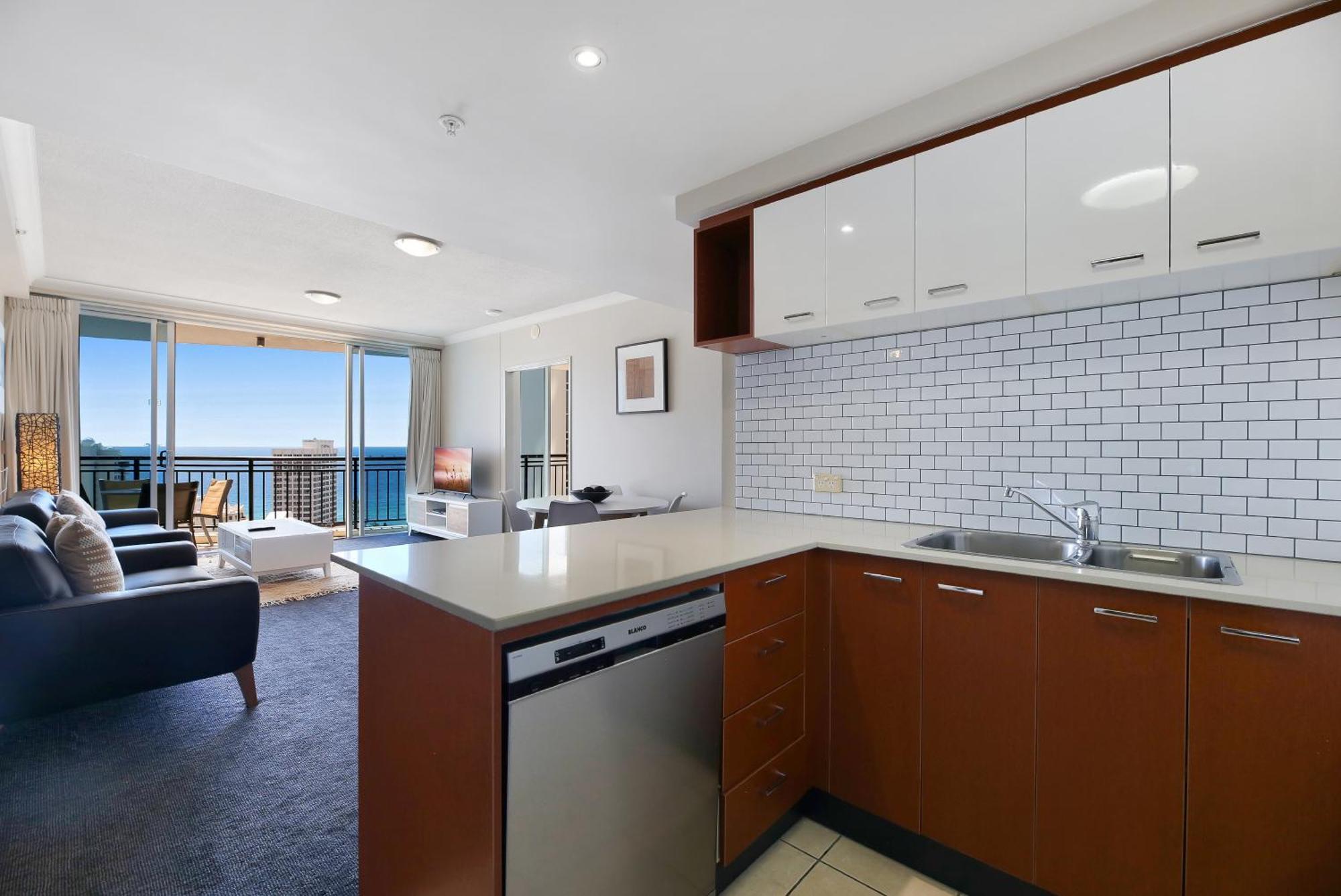 Apartment Towers Of Chevron - Private
