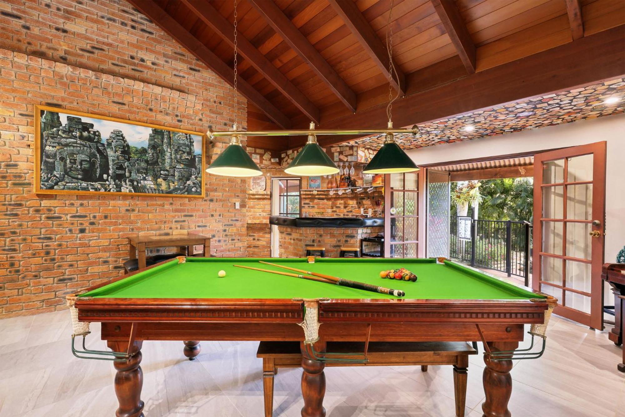 Spacious 4-bed Hinterland Luxury Escape With Pool