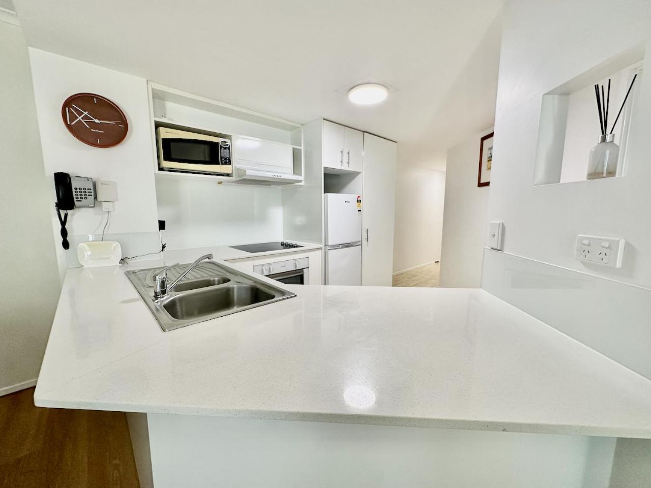 Diamond 16 New * Gold Coast
