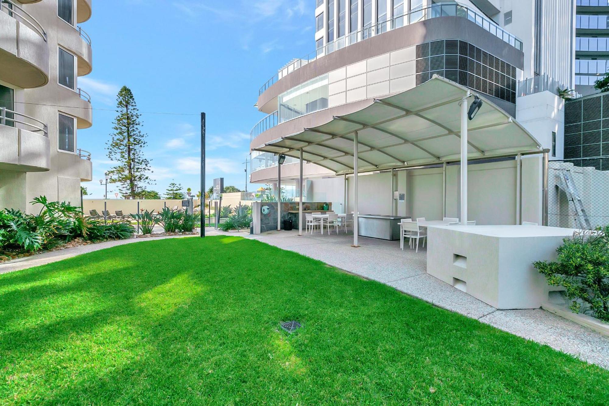 Stunning Ocean Views In 2 Bedroom Unit At Zenith - Q *
