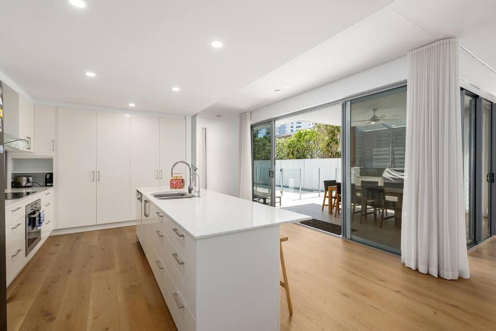 Prime Burleigh Location * Gold Coast