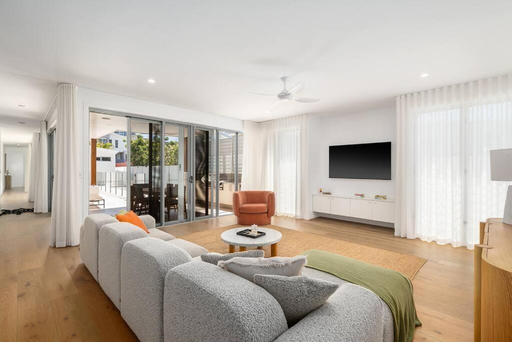 Prime Burleigh Location Holiday home *