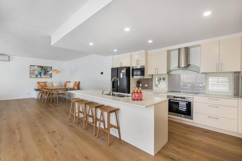 Prime Burleigh Location * Gold Coast
