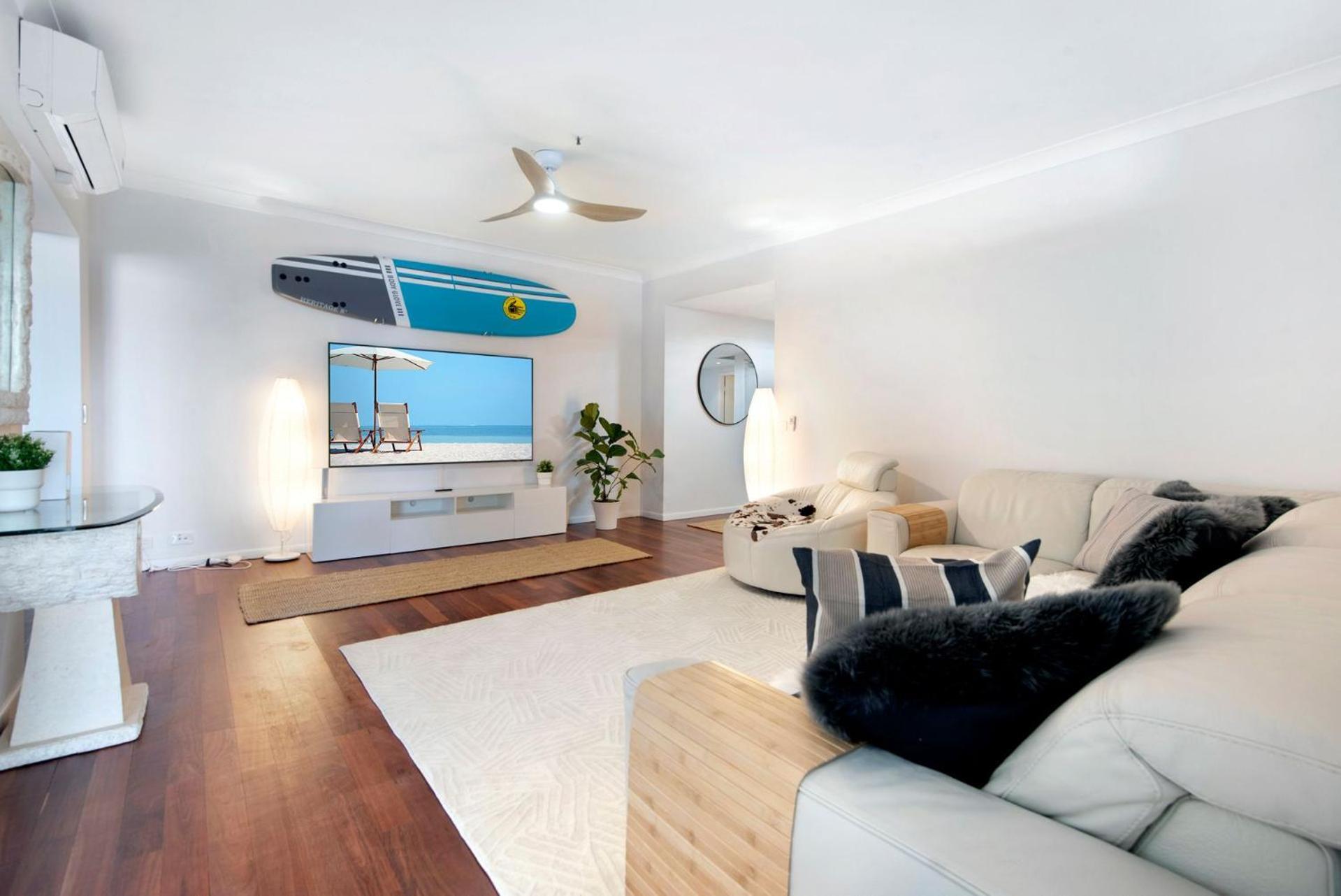 Magnificent Ocean Views In Surfers Paradise - Coasthm Gold Coast