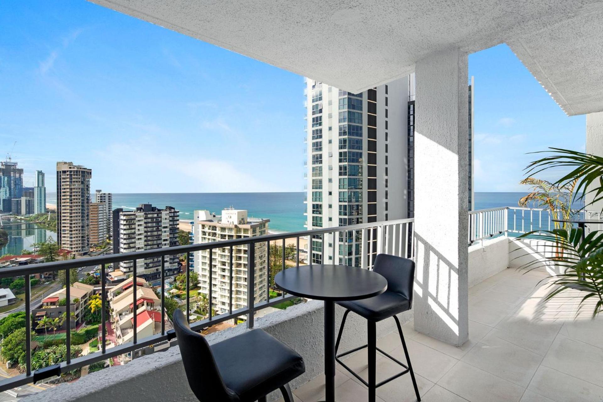 Apartment Magnificent Ocean Views In Surfers Paradise - Coasthm *