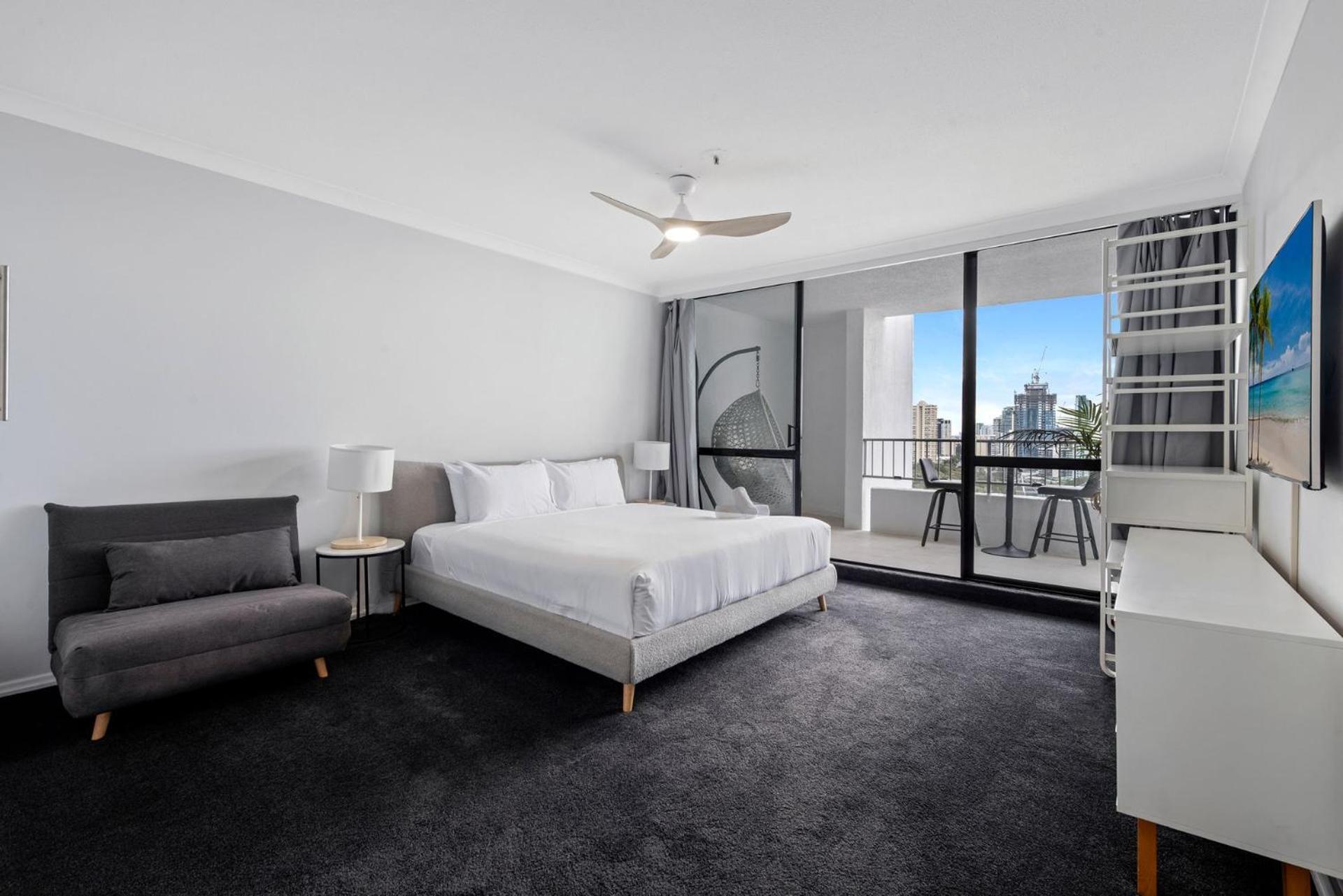 Apartment Magnificent Ocean Views In Surfers Paradise - Coasthm Gold Coast