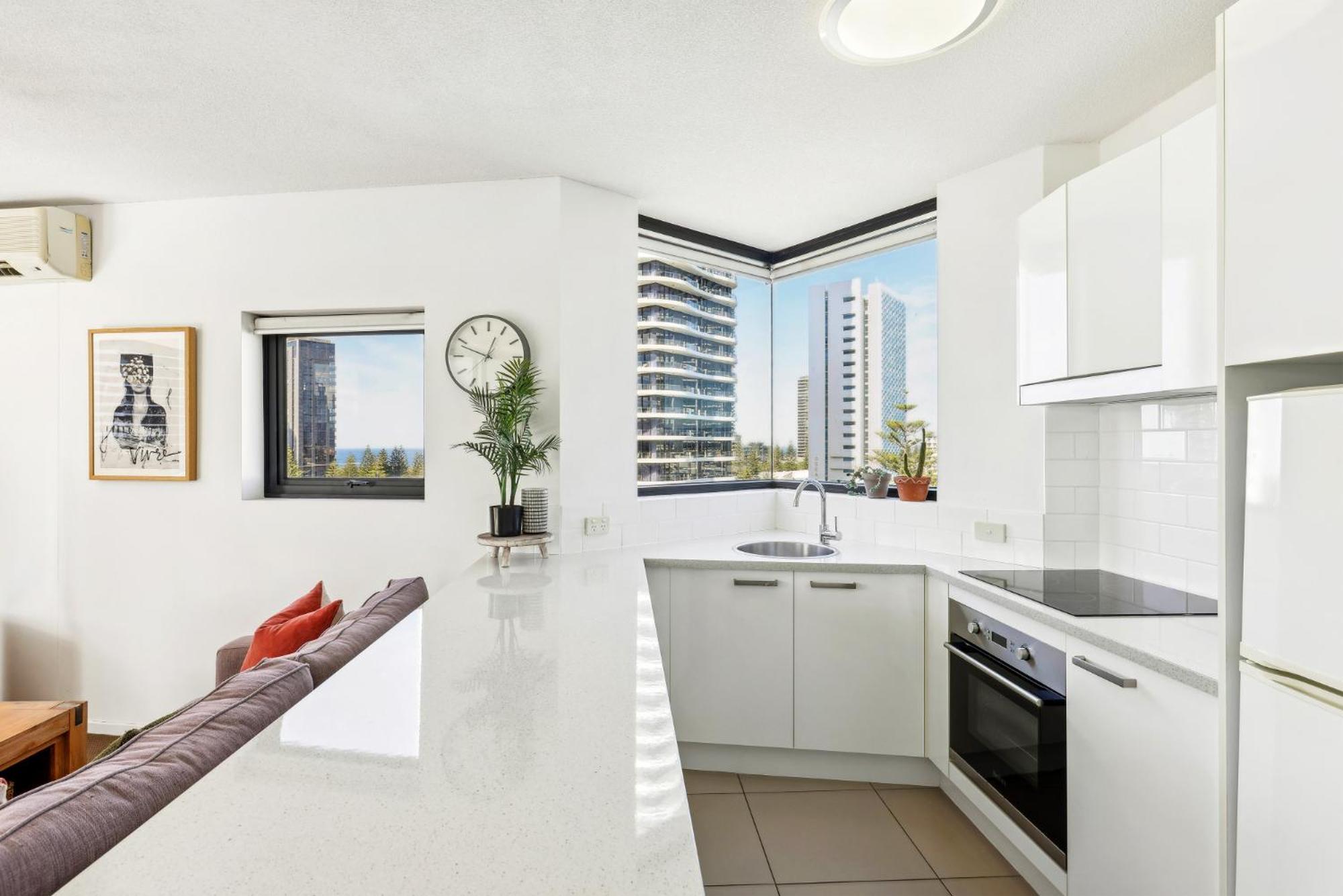 Spacious 1-bed With Pool & Sauna In Broadbeach *