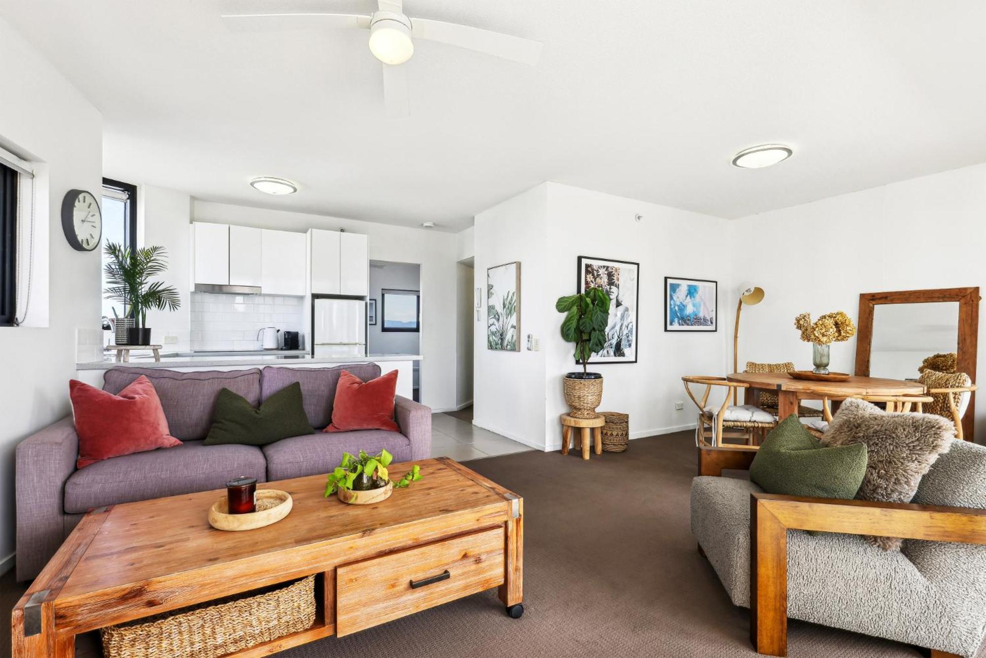 Spacious 1-bed With Pool & Sauna In Broadbeach Apartment