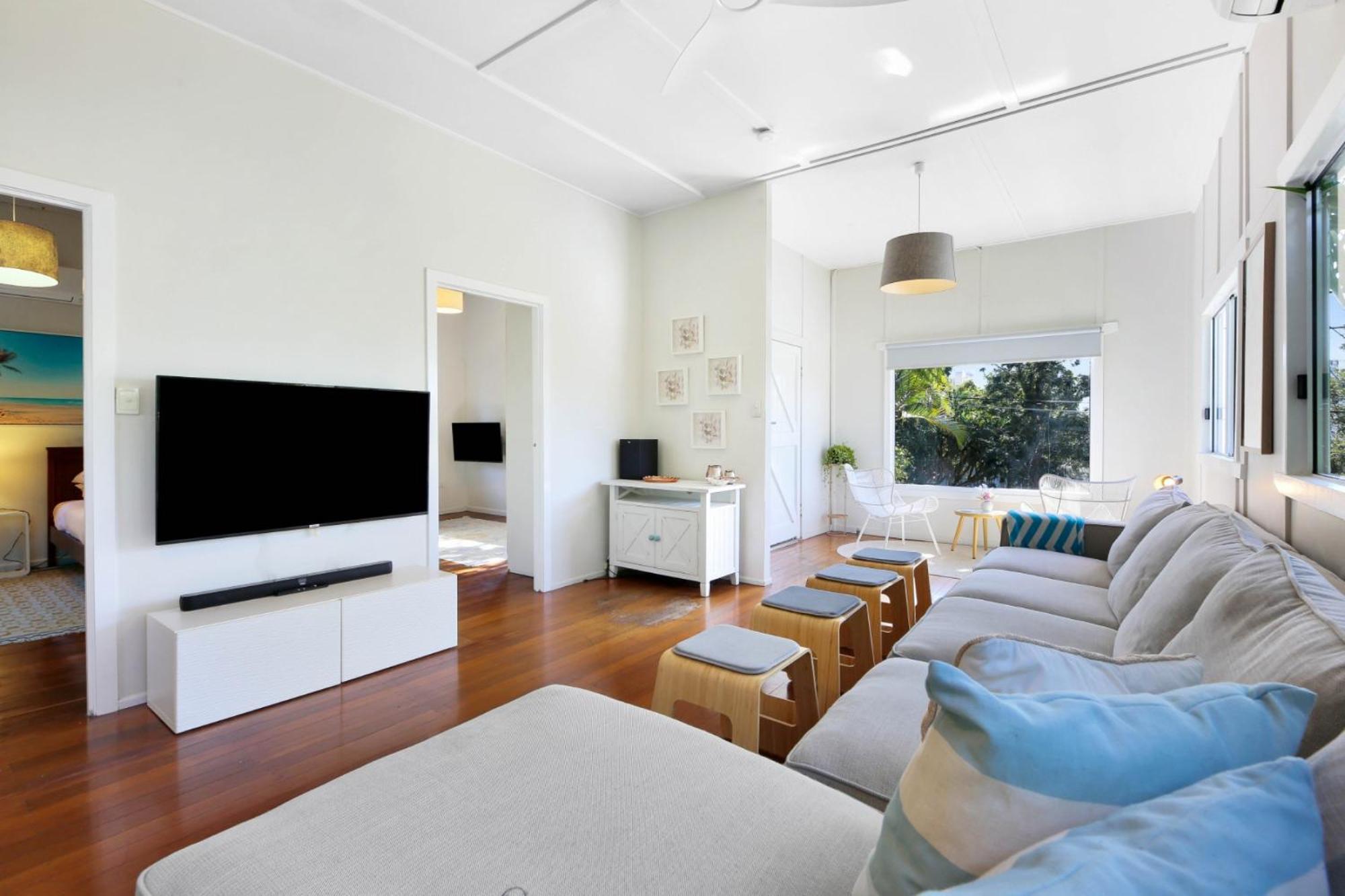 2-bed House In Burleigh Heads Amidst Nature