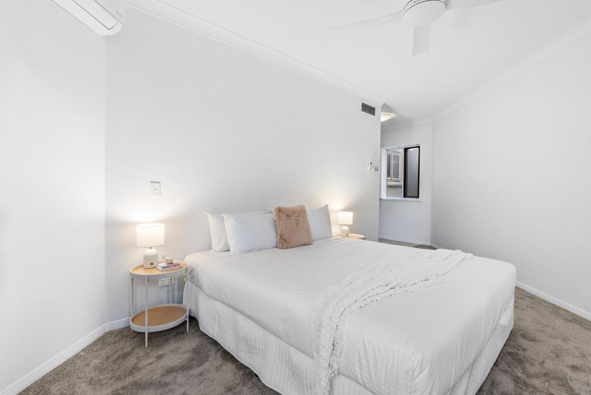 Paros On The - Absolute Waterfront Living Gold Coast