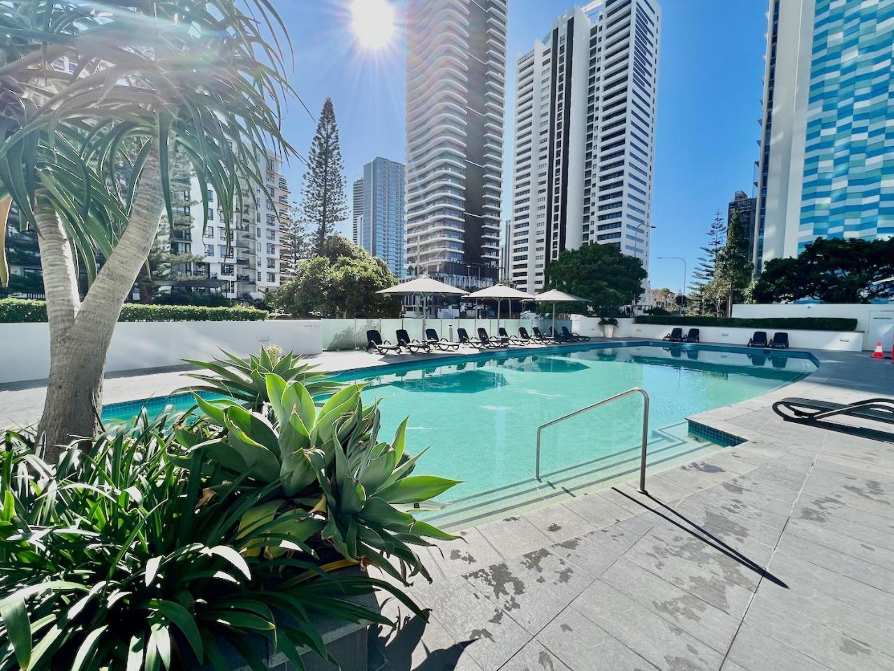 Broadbeach Bliss, 18th Floor Sierra Grand Oasis Apartment *