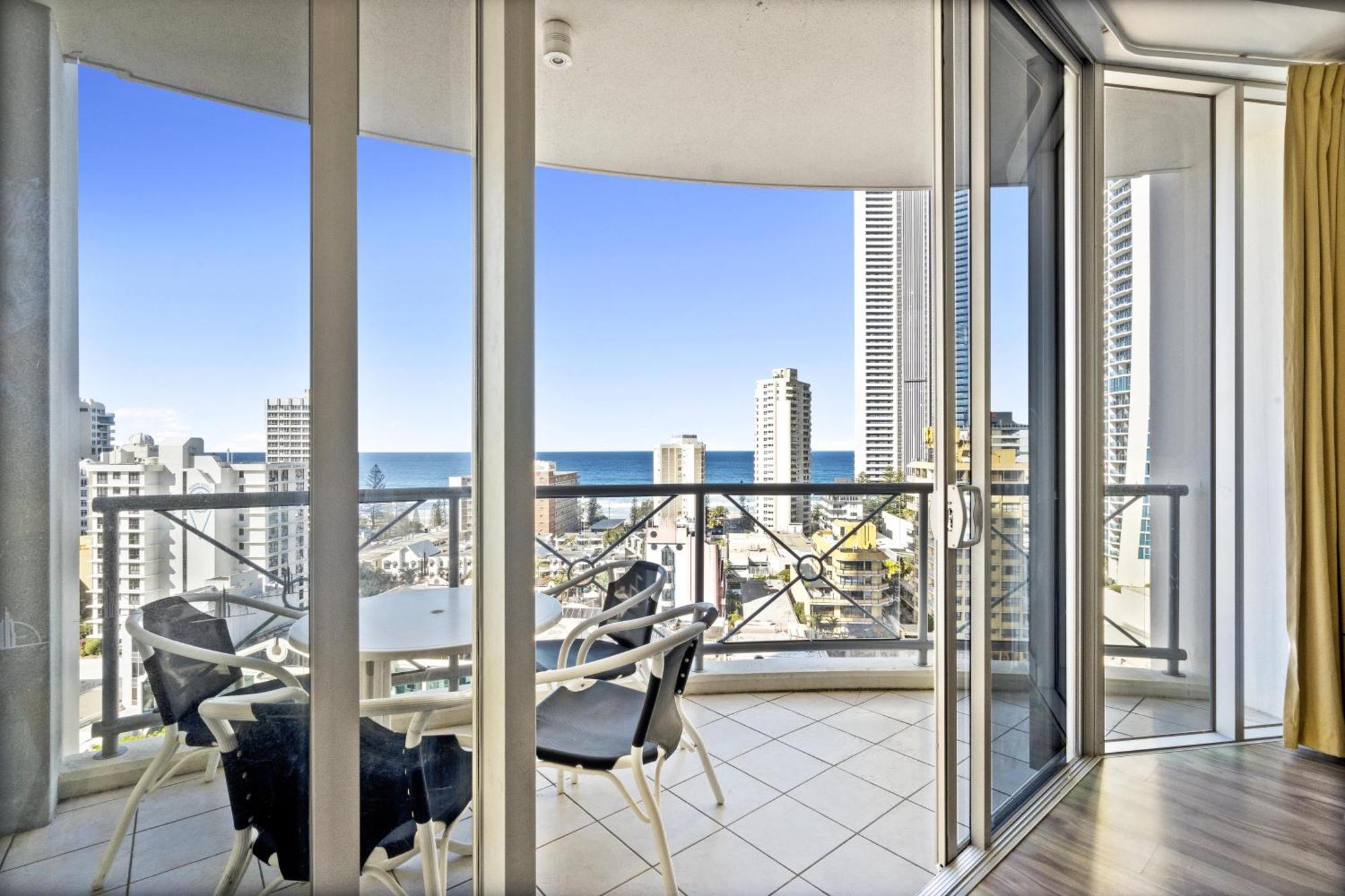 Chevron Renaissance Surfers Paradise Mid Week Madness Deal - Q * Gold Coast