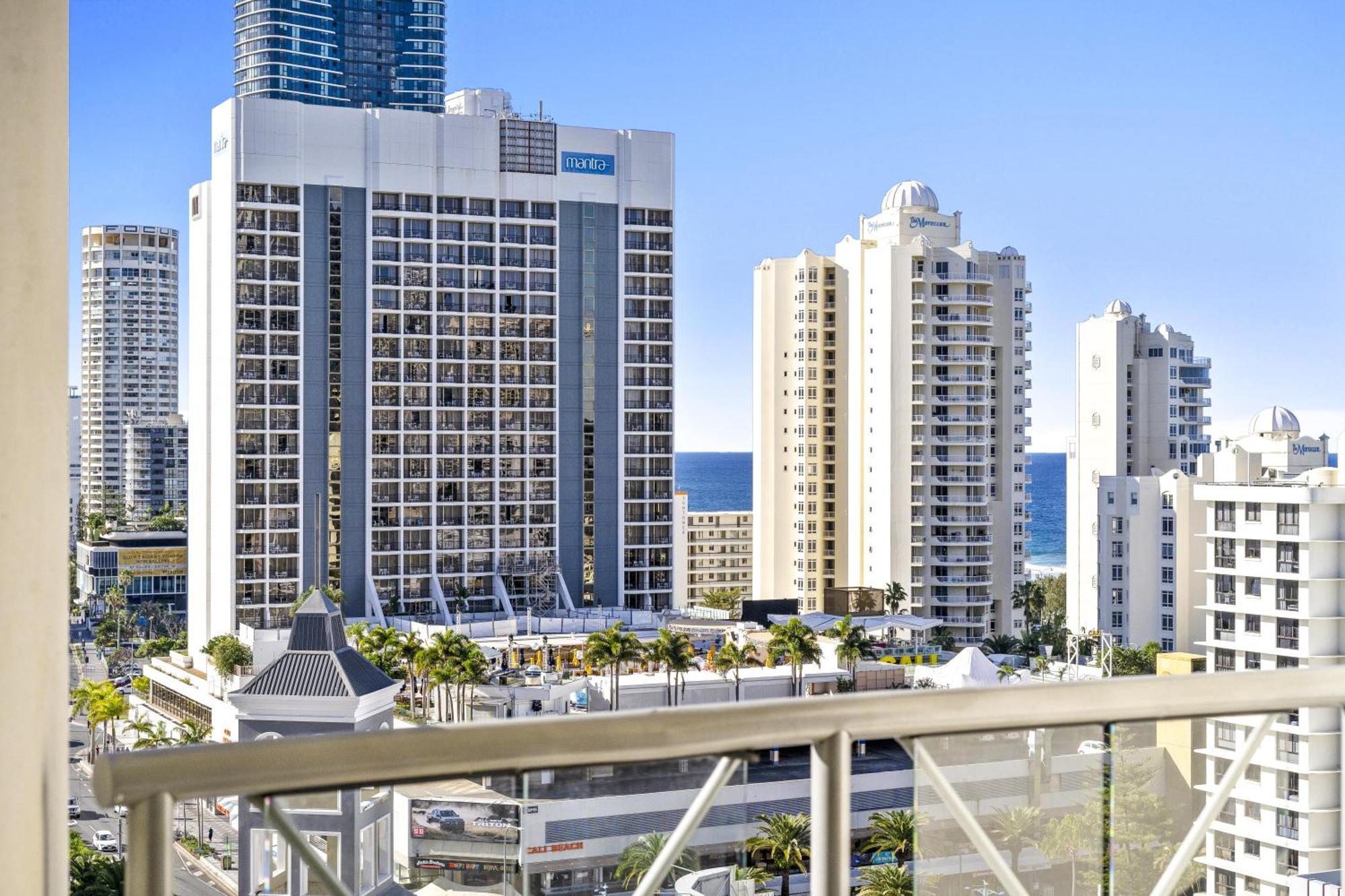Apartment Chevron Renaissance Surfers Paradise Mid Week Madness Deal - Q *