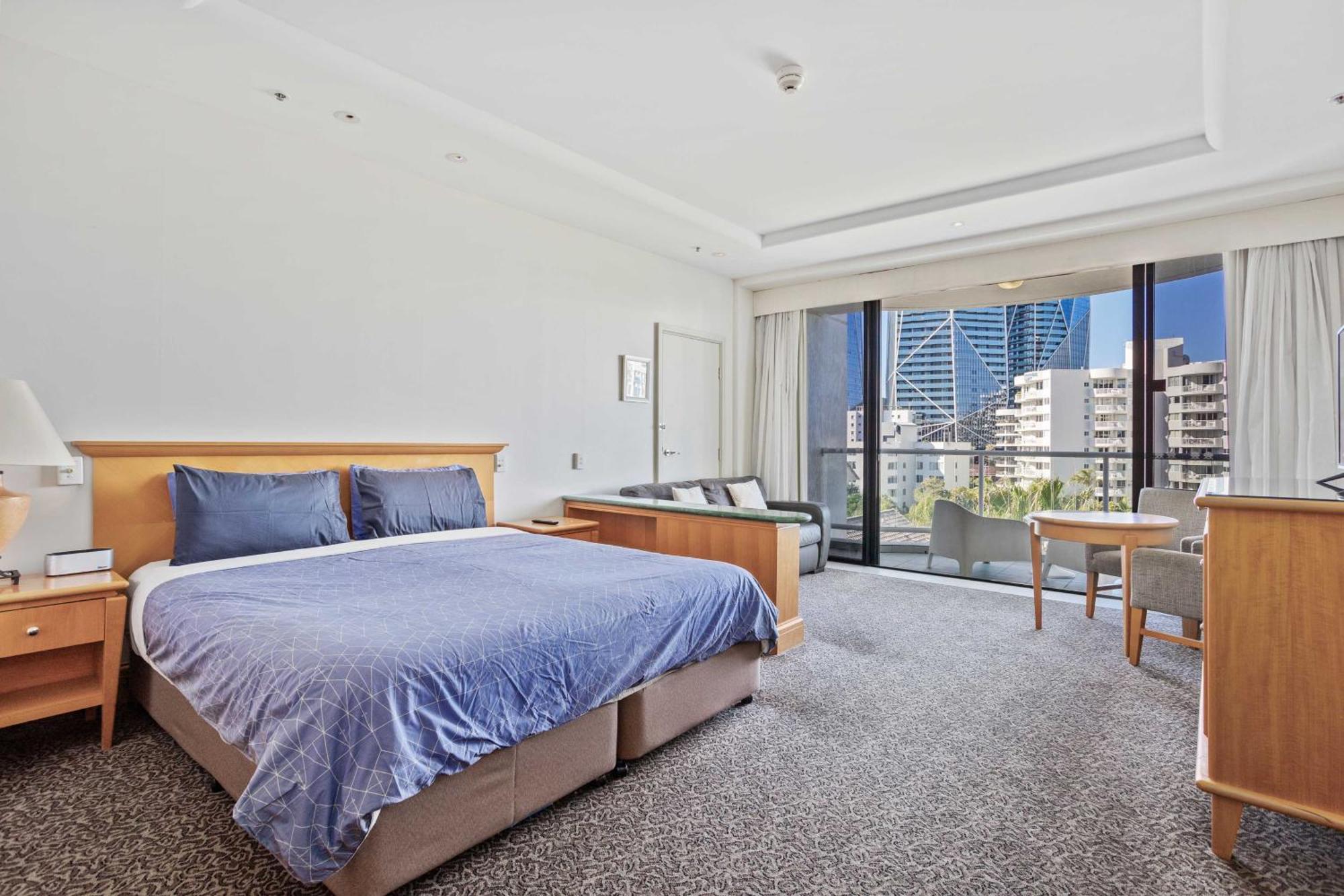 Apartment Surfers Paradise Studio, Short Walk To *