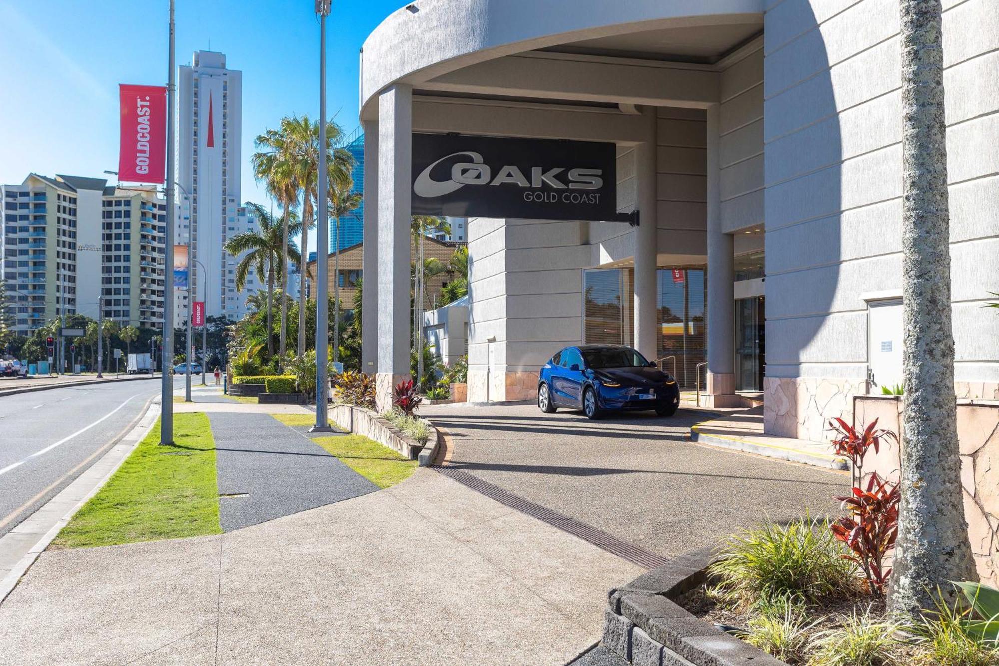 Surfers Paradise Studio, Short Walk To Apartment