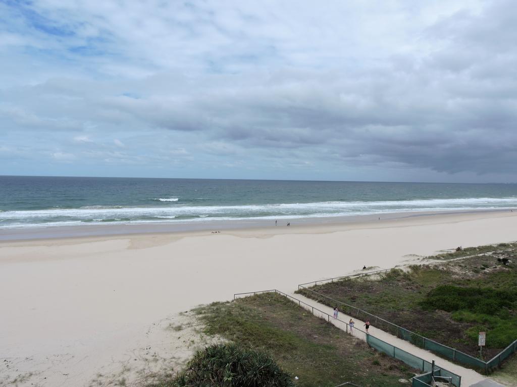 Aparthotel President - Absolute Beachfront Gold Coast