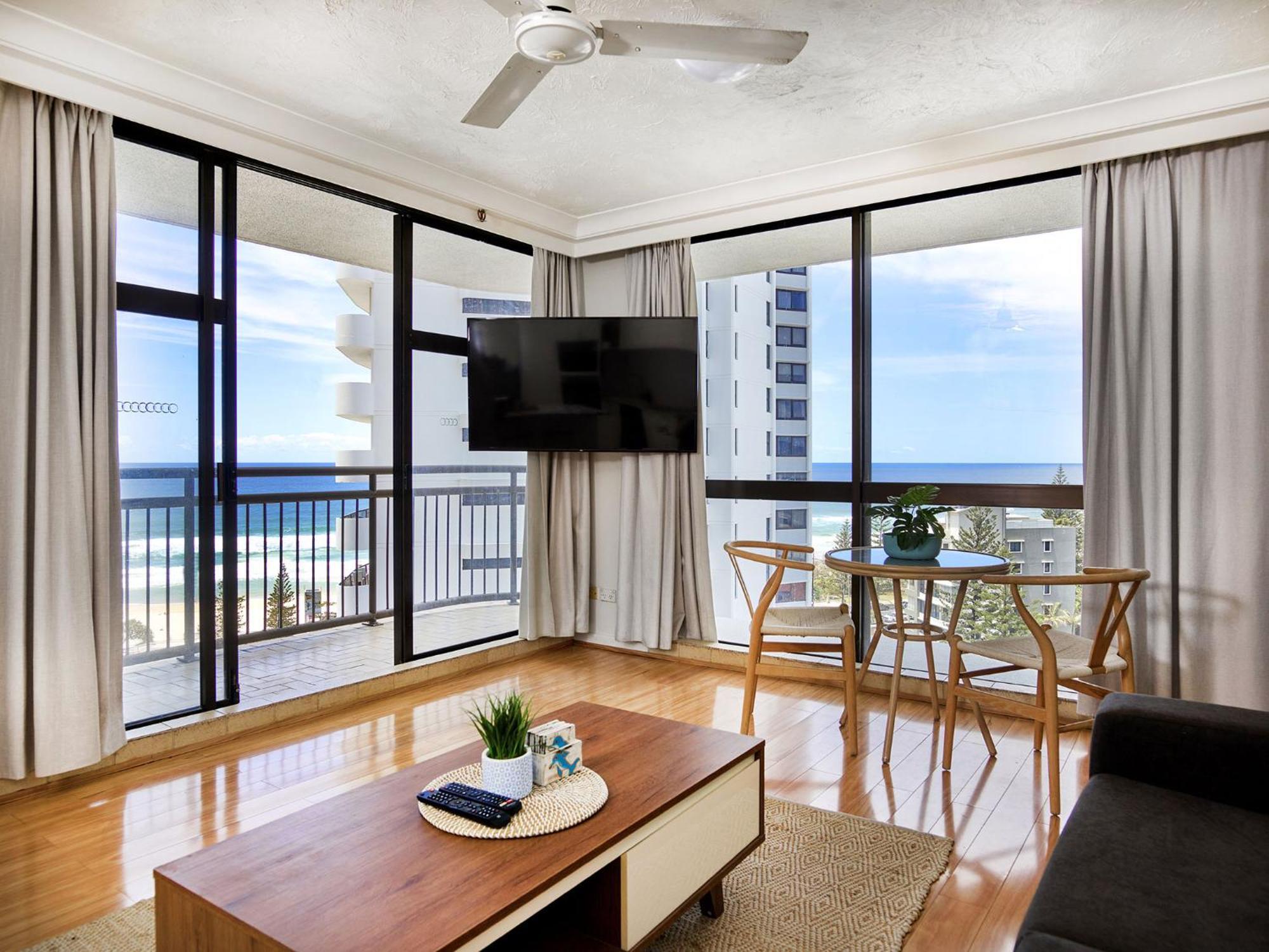 Apartment Surfers Paradise Beachcomber